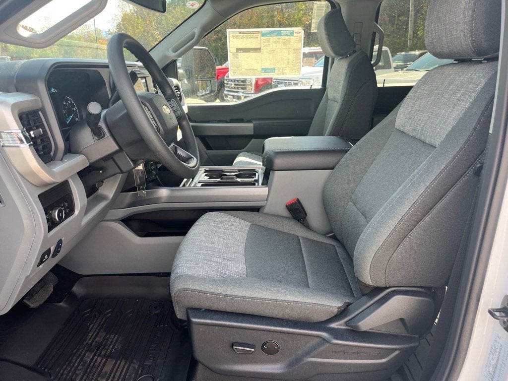 2026 Ford Super Duty F-450 DRW XLT