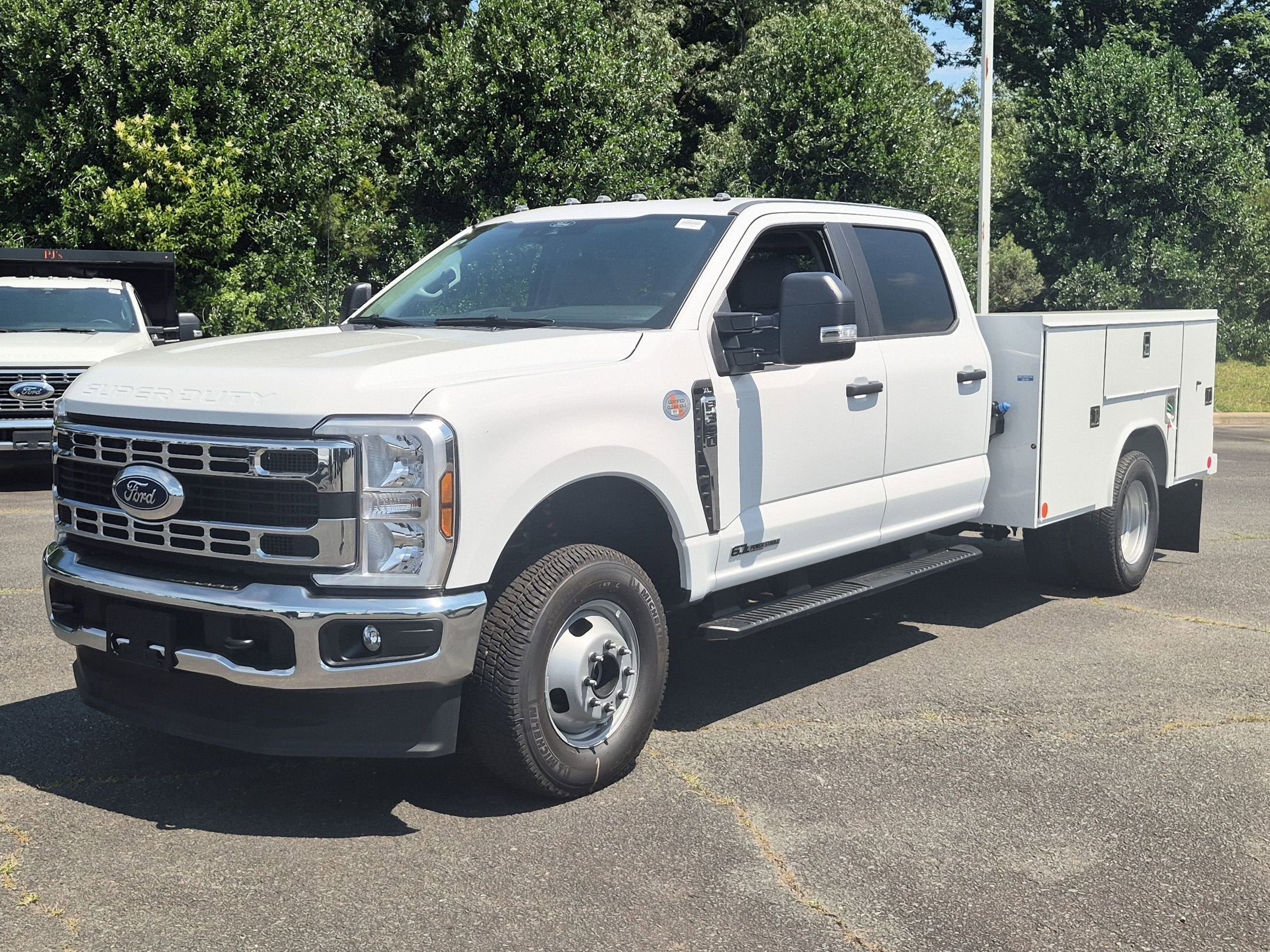 2026 Ford Super Duty F-350 DRW XL