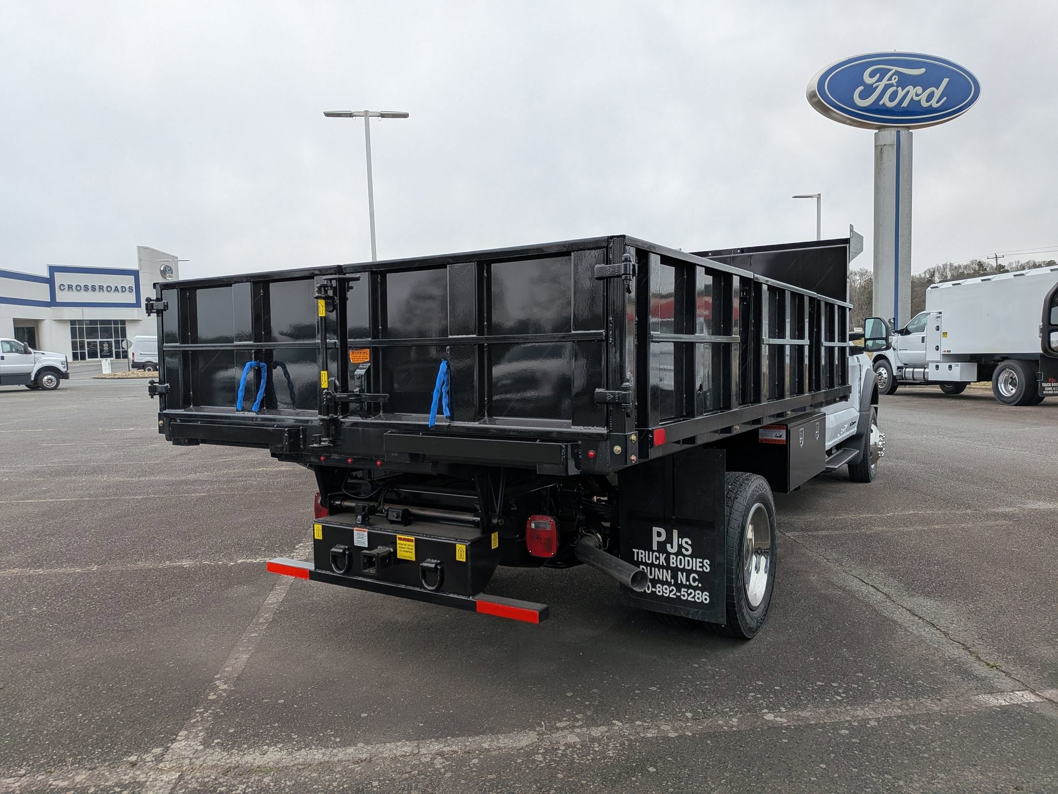 2025 Ford Super Duty F-550 DRW XL