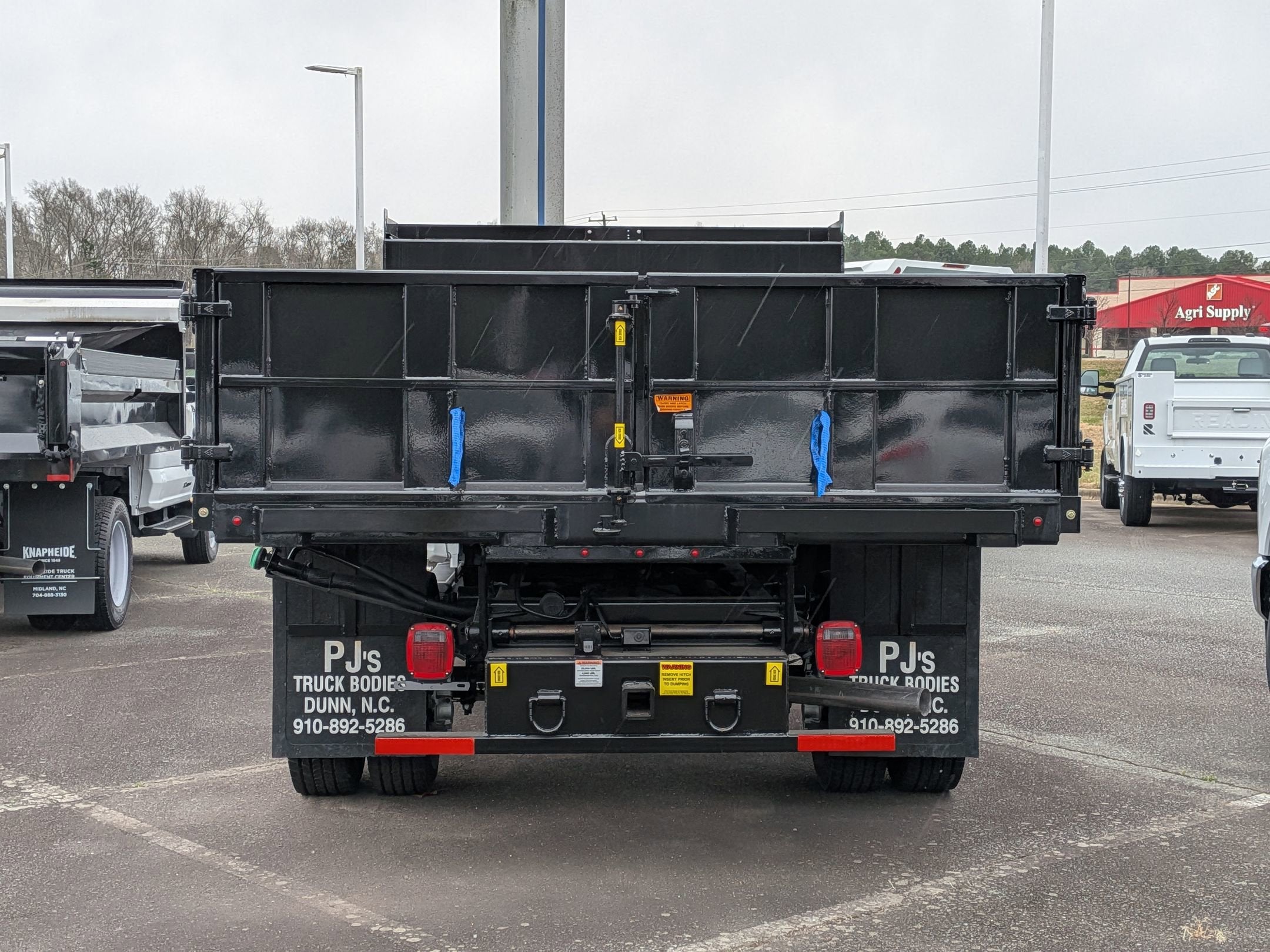 2025 Ford Super Duty F-550 DRW XL