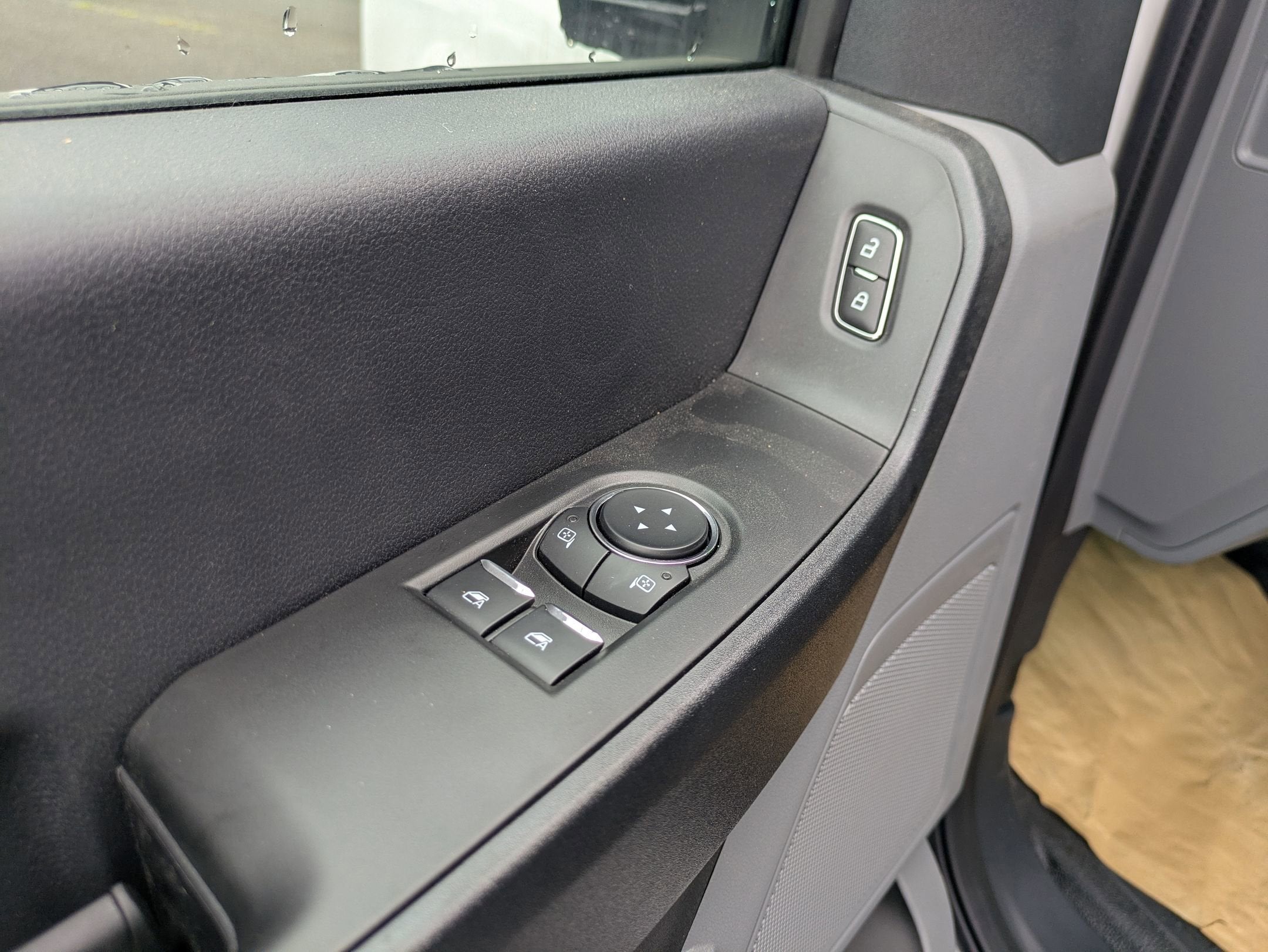 2025 Ford Super Duty F-600 DRW XL