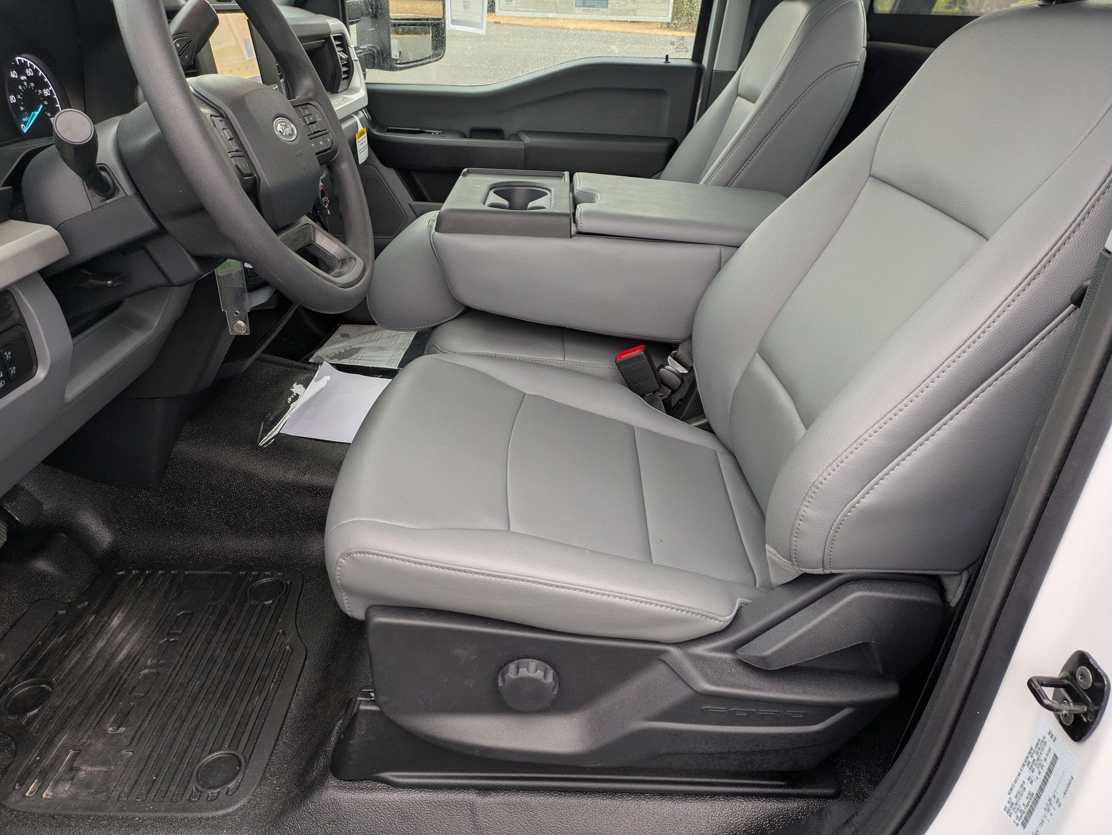 2025 Ford Super Duty F-600 DRW XL