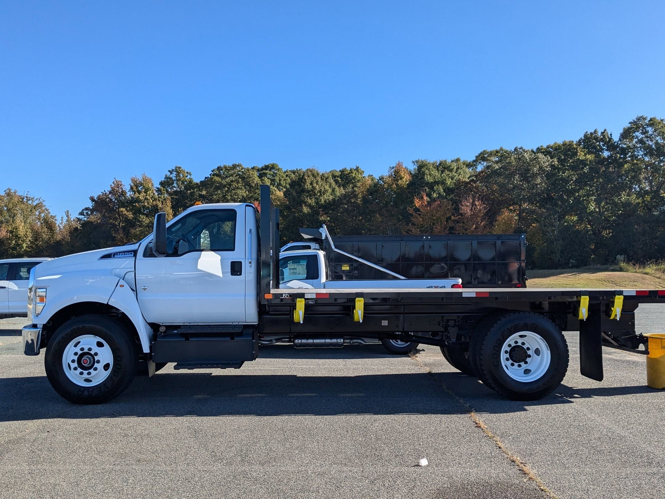 2025 Ford F-650SD Base 16ft Flatbed