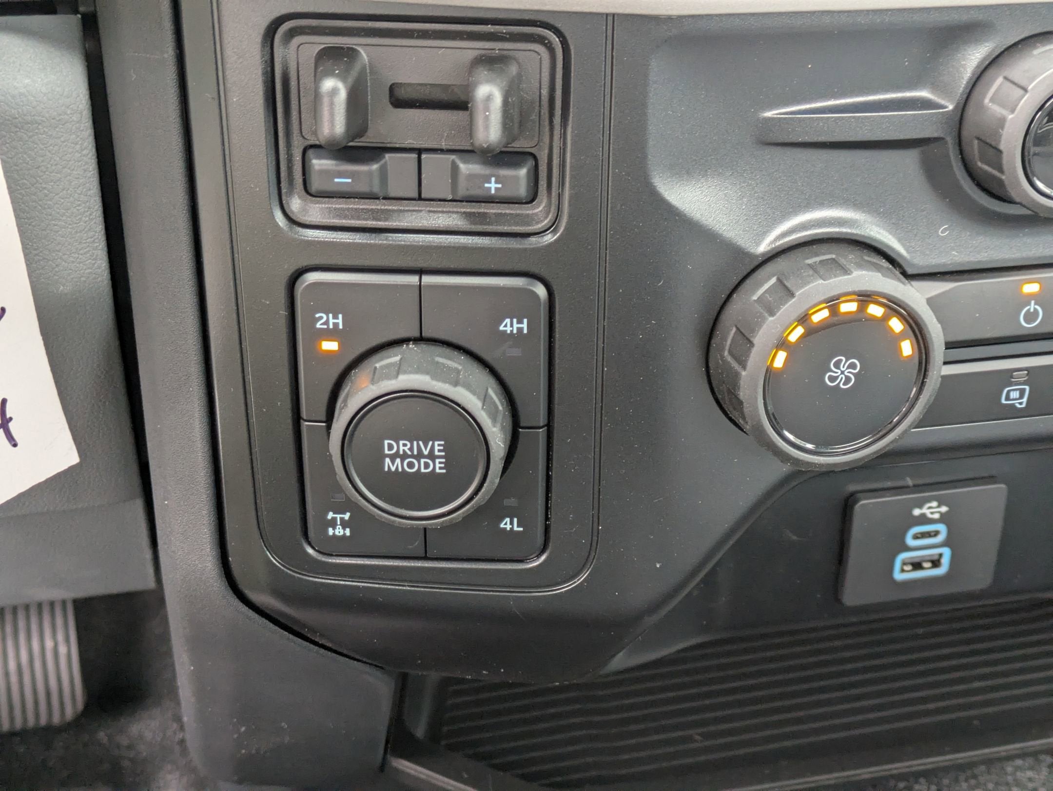 2025 Ford Super Duty F-350 SRW XL