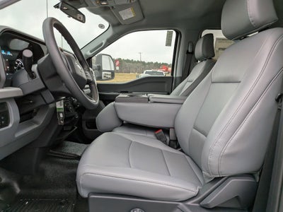 2025 Ford Super Duty F-550 DRW XL