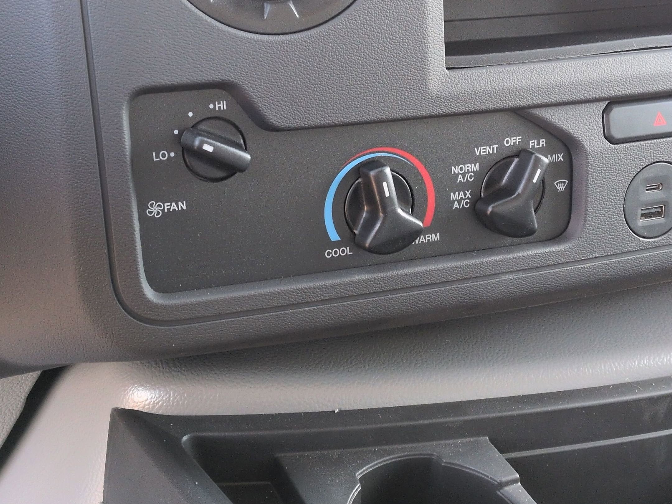 2026 Ford E-Series Cutaway Base