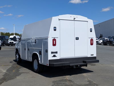 2027 Ford E-Series Cutaway Base