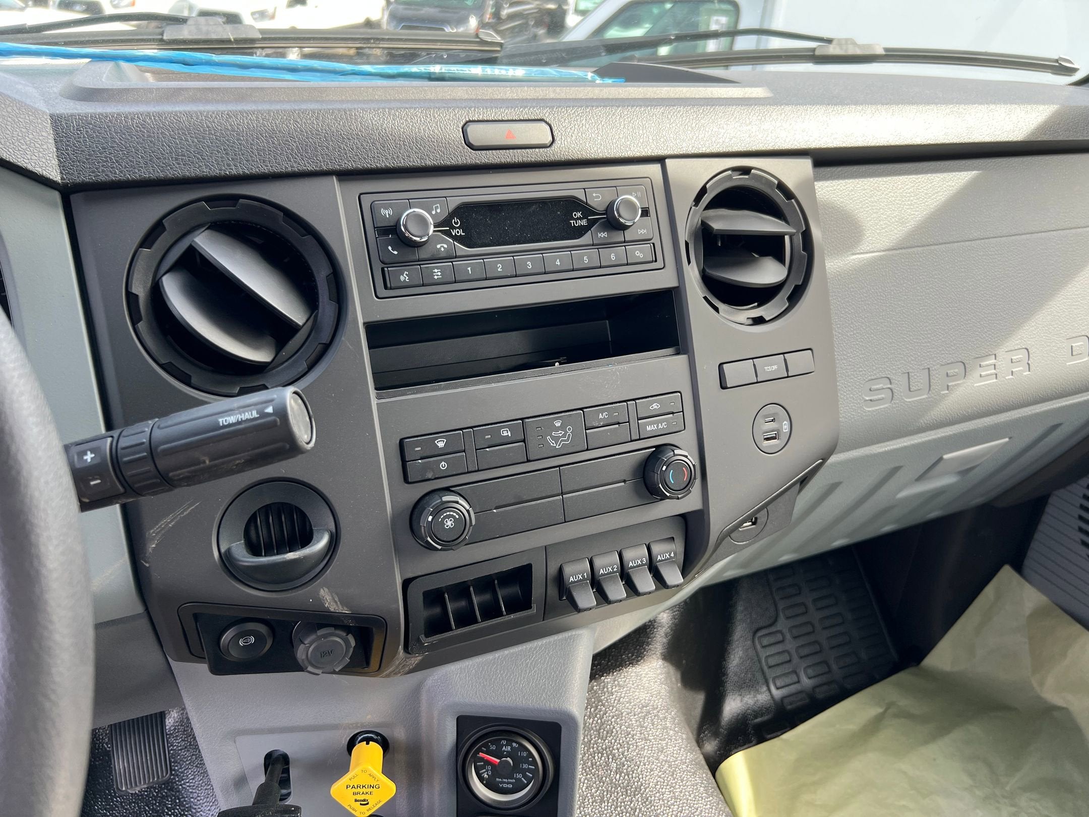 2027 Ford F-750SD Base