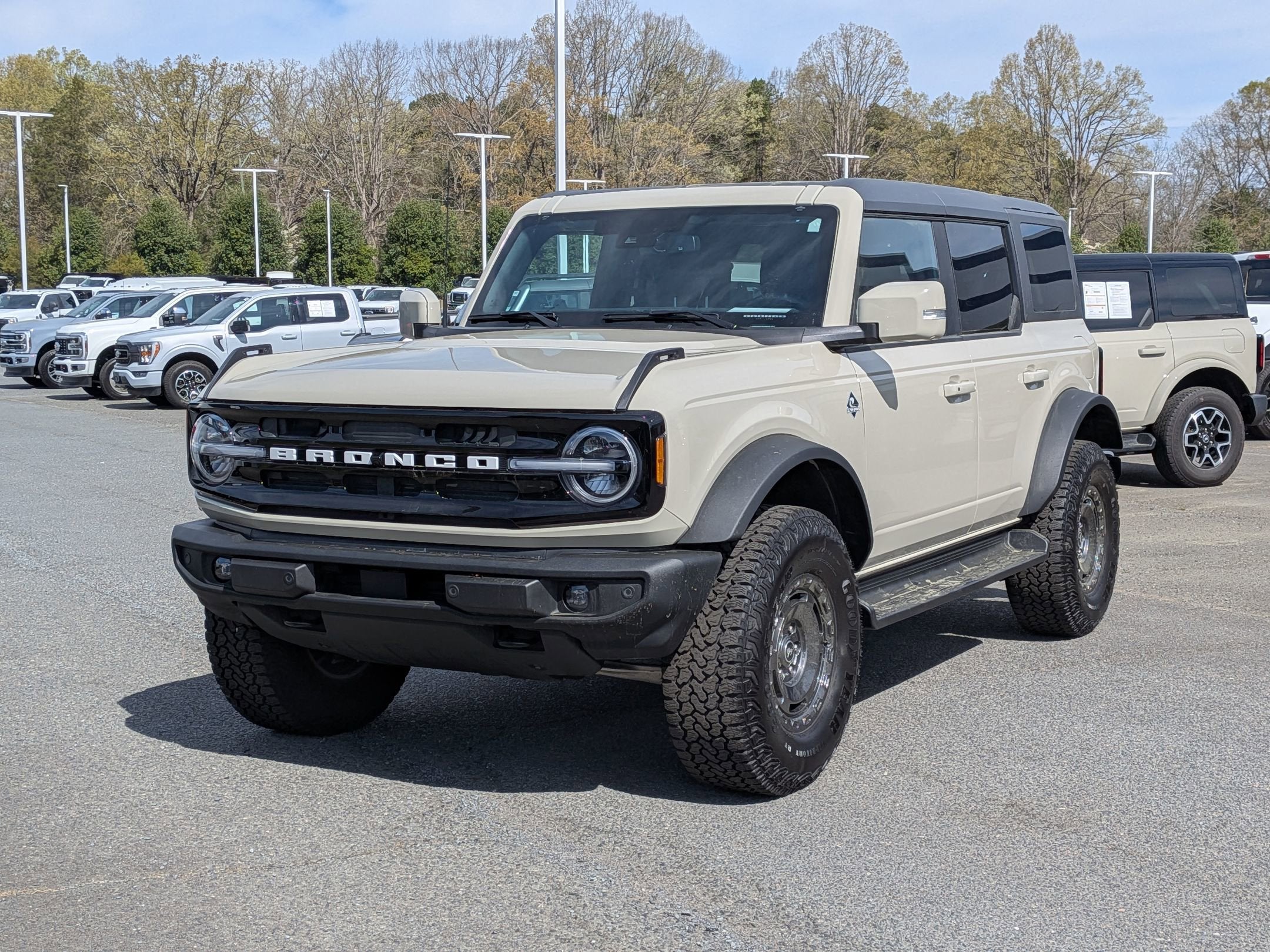 2025 Ford Bronco Outer Banks