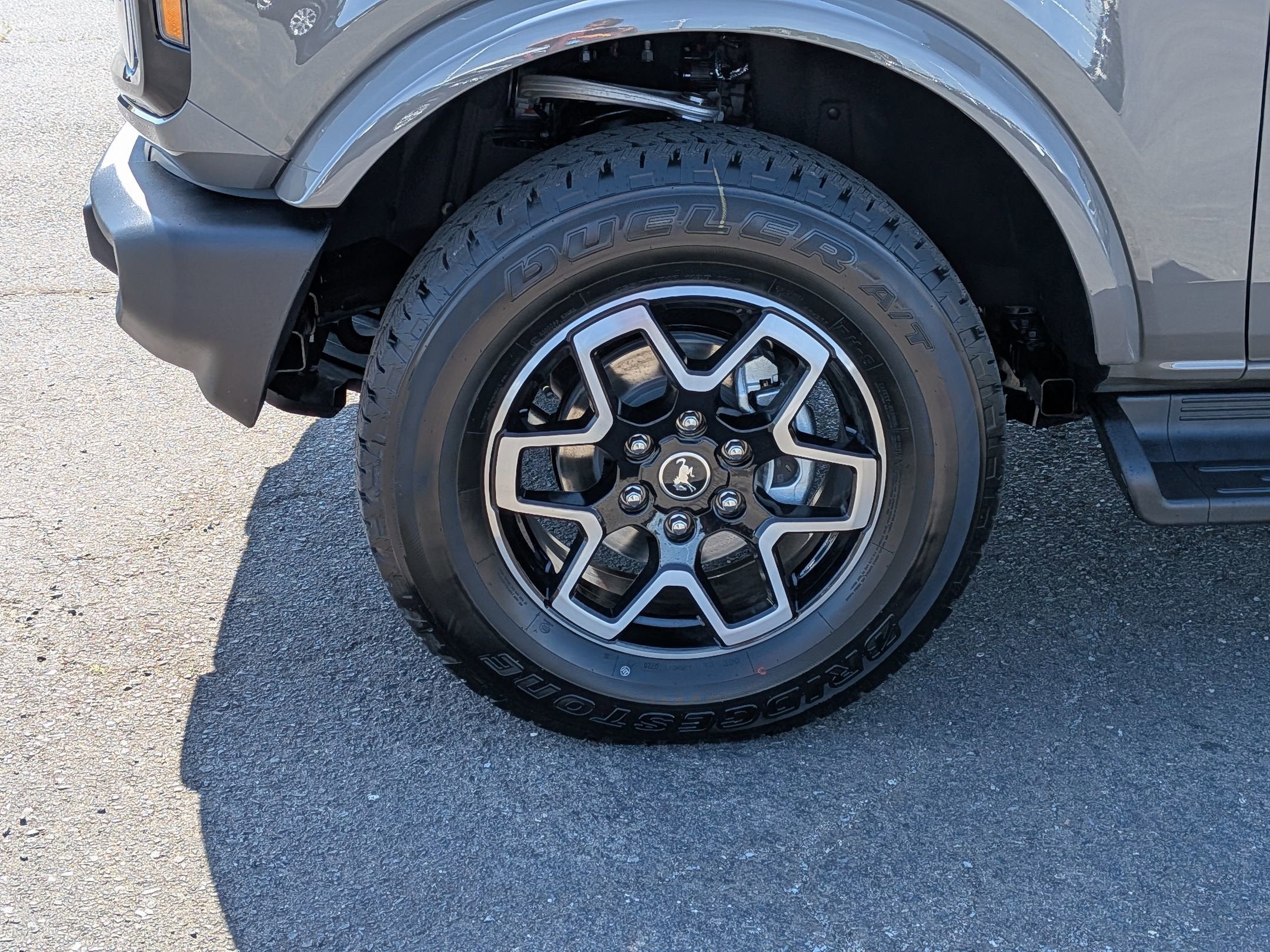 2026 Ford Bronco Outer Banks Custom Wheels / Lift