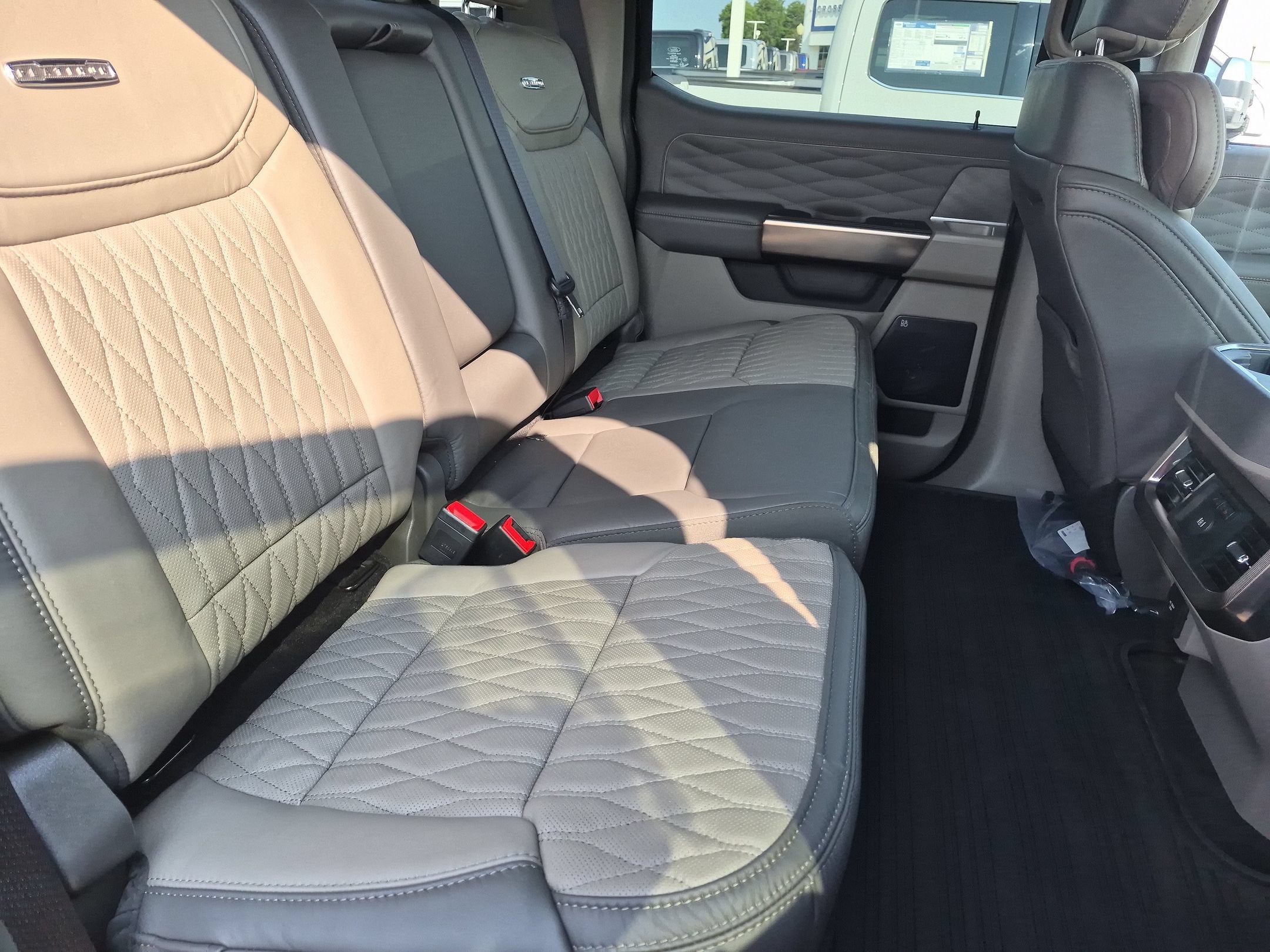 2026 Ford Super Duty F-350 SRW Platinum