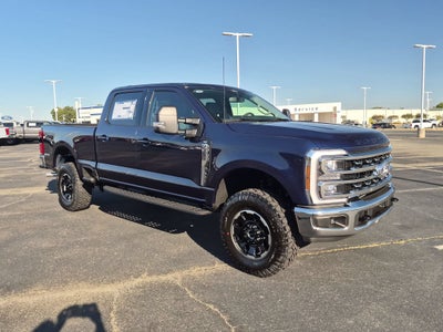 2027 Ford Super Duty F-350 SRW XLT