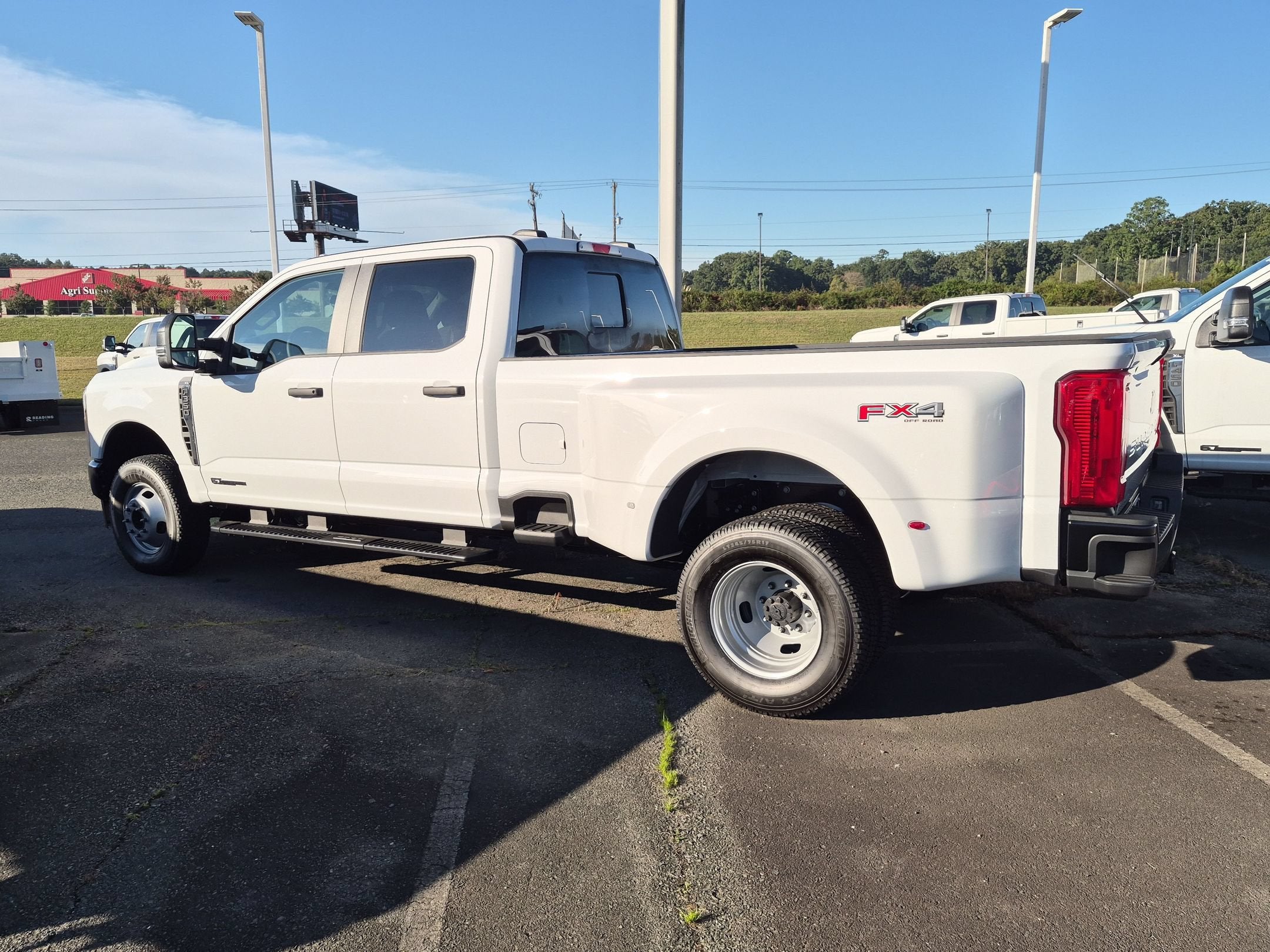 2026 Ford Super Duty F-350 DRW XL
