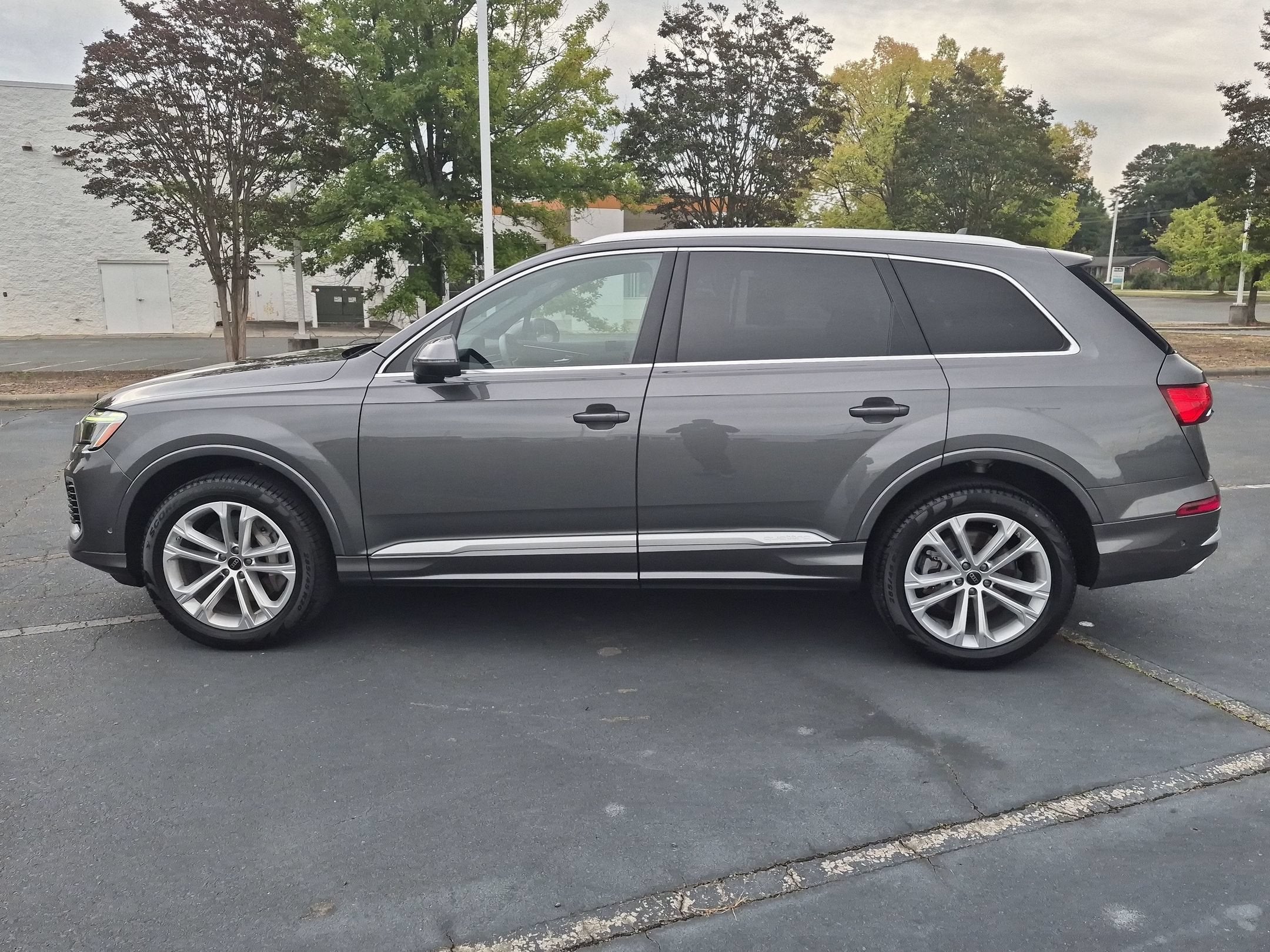 2025 Audi Q7 Premium Plus
