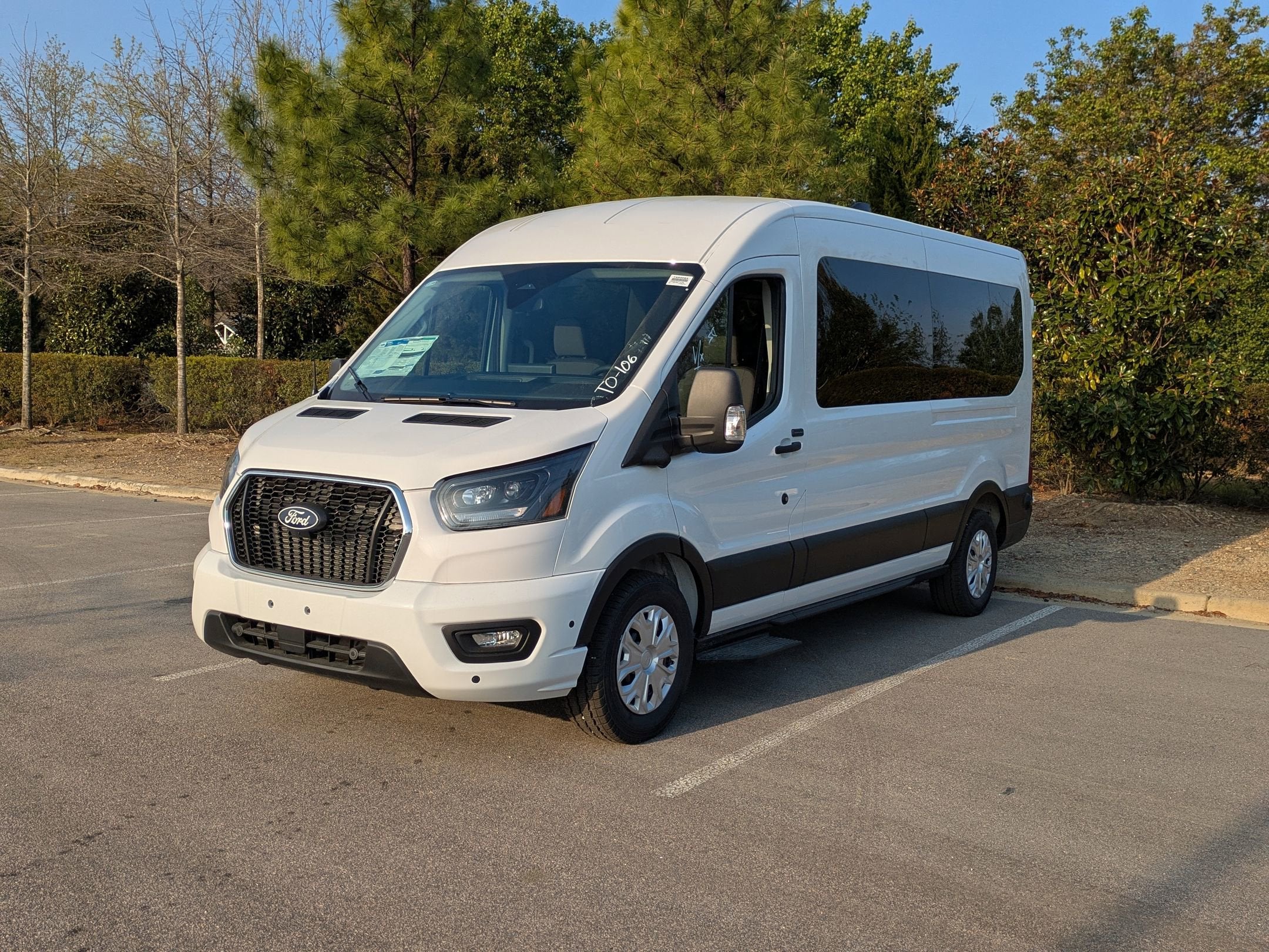 2026 Ford Transit Passenger Wagon XL