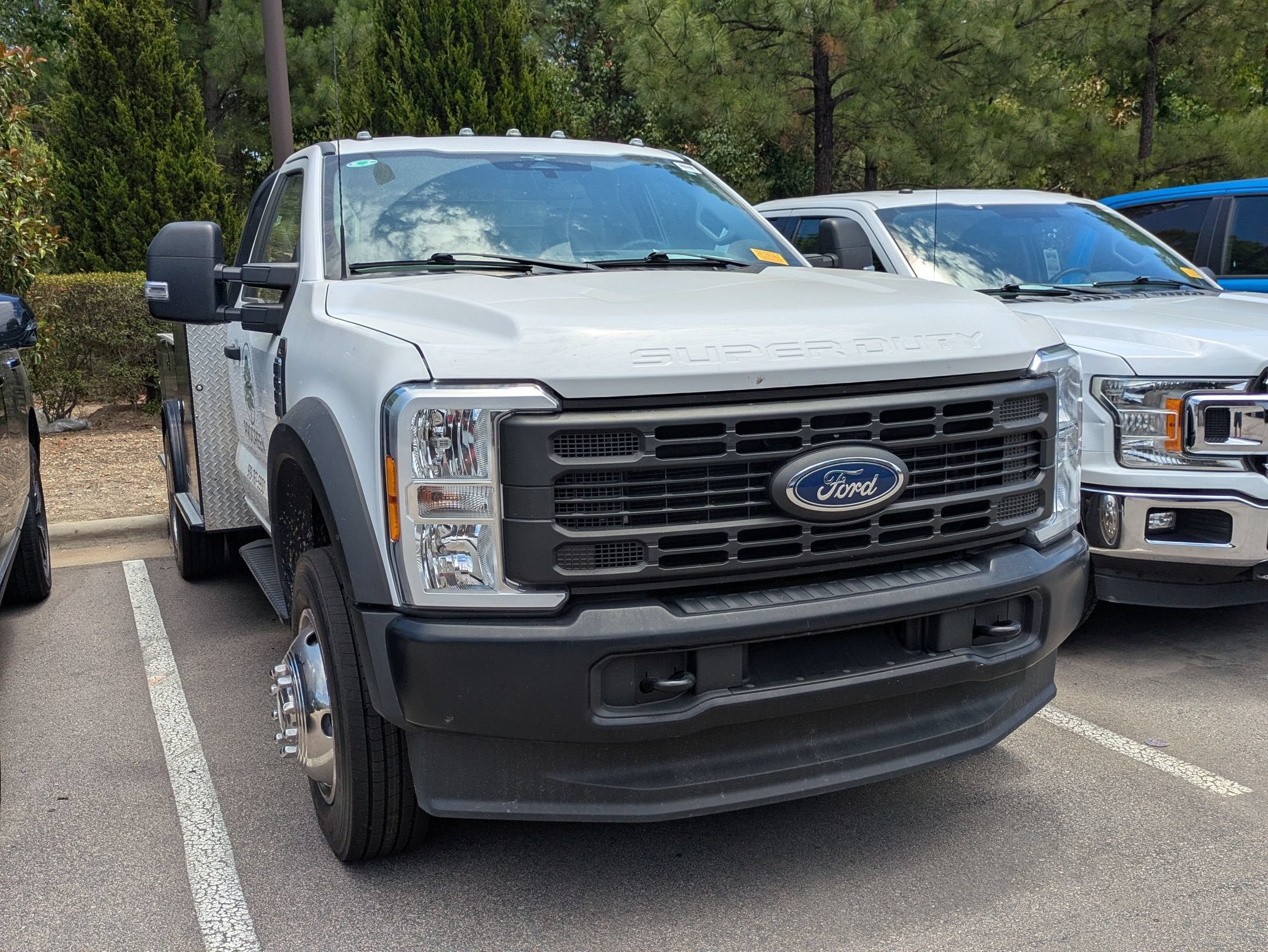 2023 Ford Super Duty F-600 DRW XL