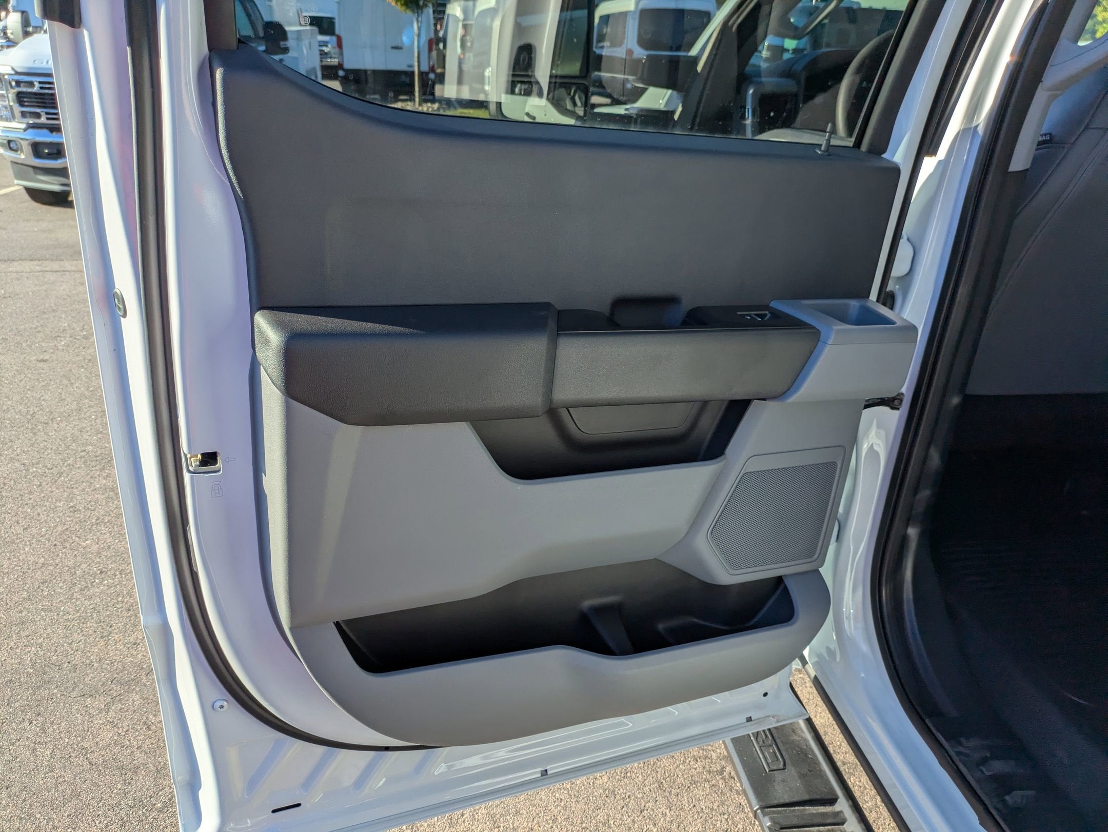 2025 Ford Super Duty F-550 DRW XL