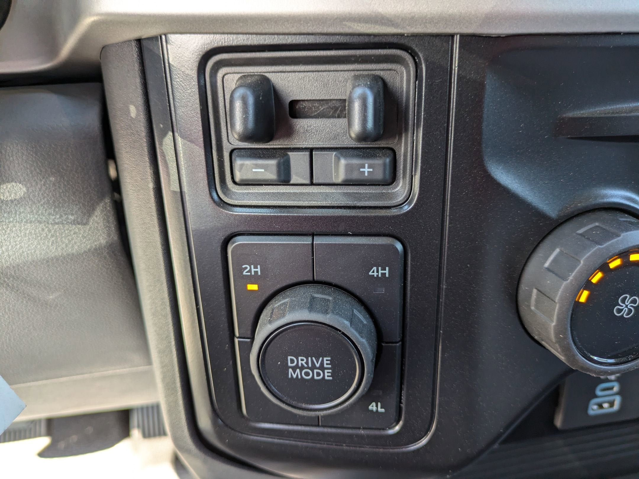 2025 Ford Super Duty F-550 DRW XL