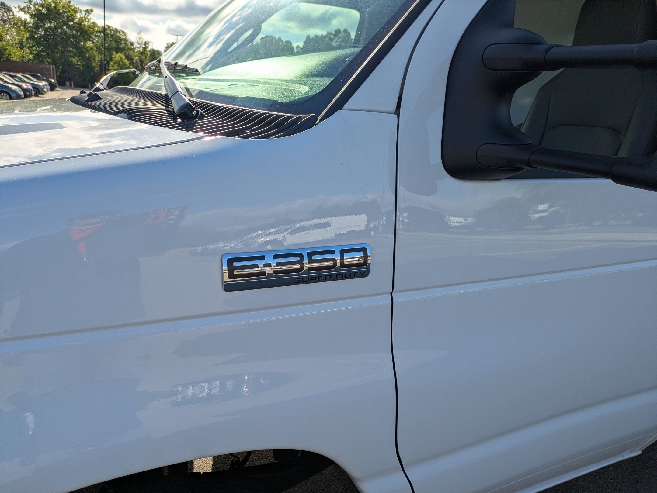 2027 Ford E-Series Cutaway Base