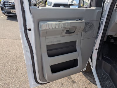 2027 Ford E-Series Cutaway Base