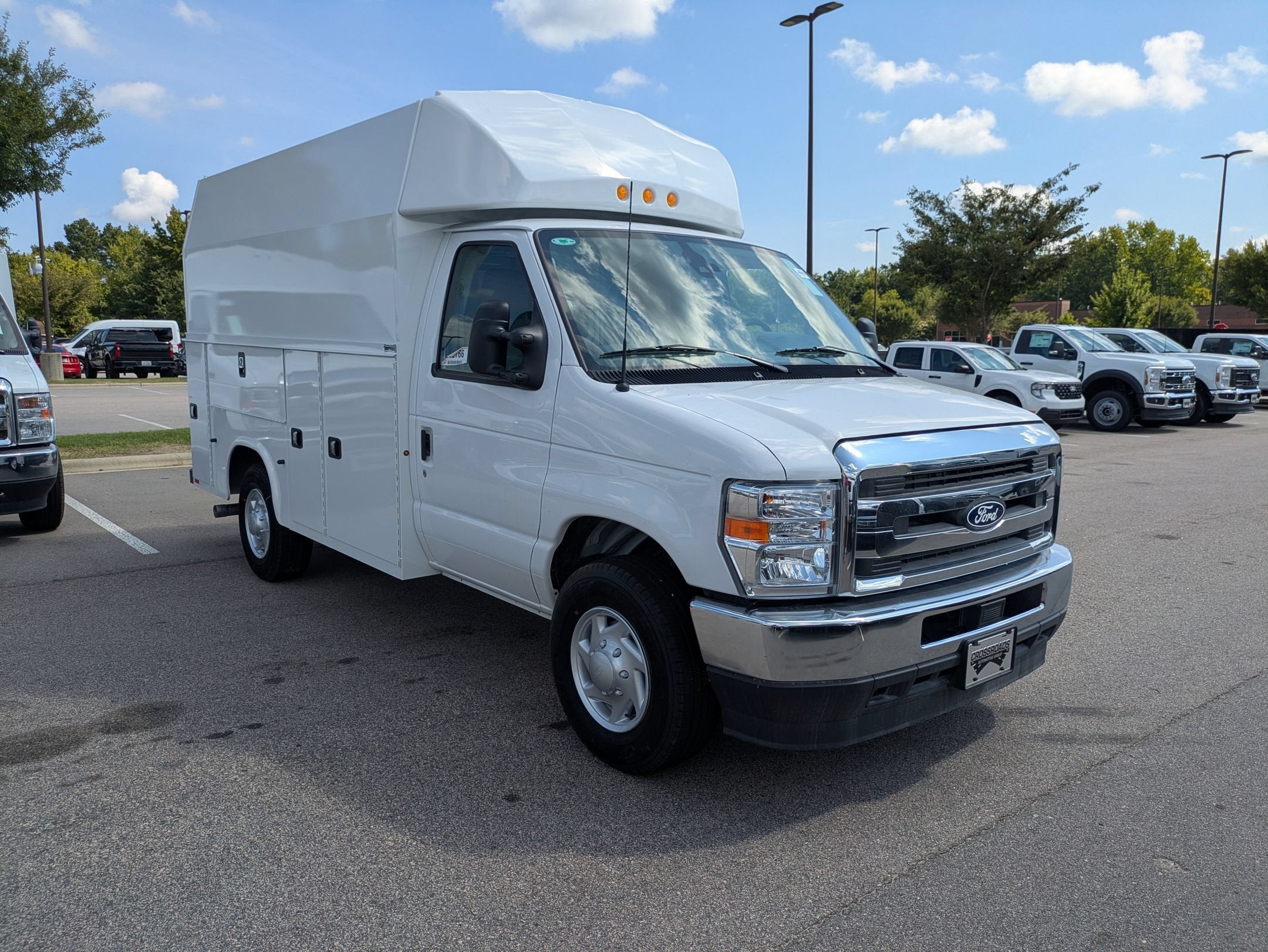 2027 Ford E-Series Cutaway Base