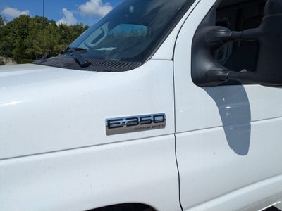 2027 Ford E-Series Cutaway Base