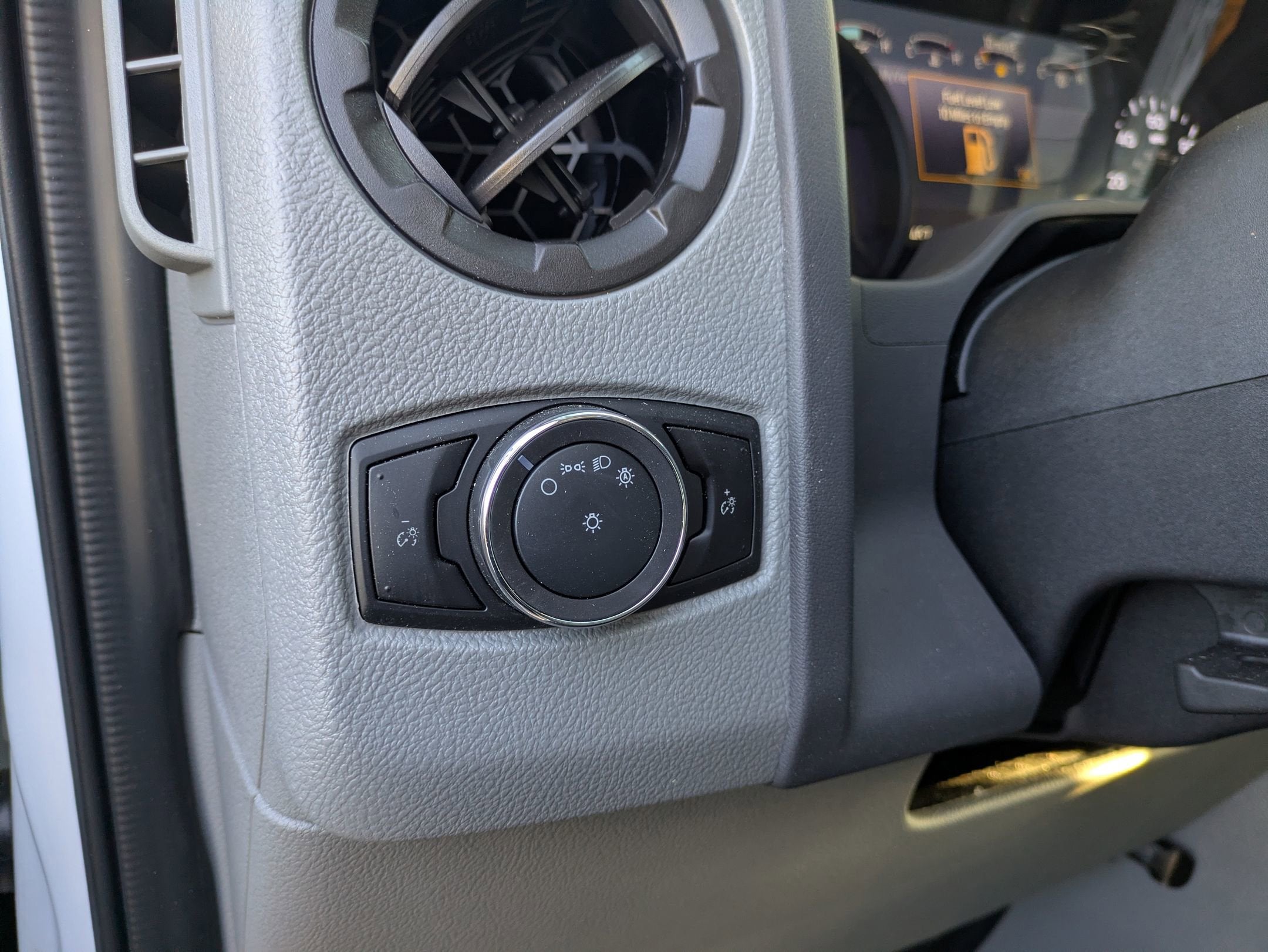 2026 Ford E-Series Cutaway Base