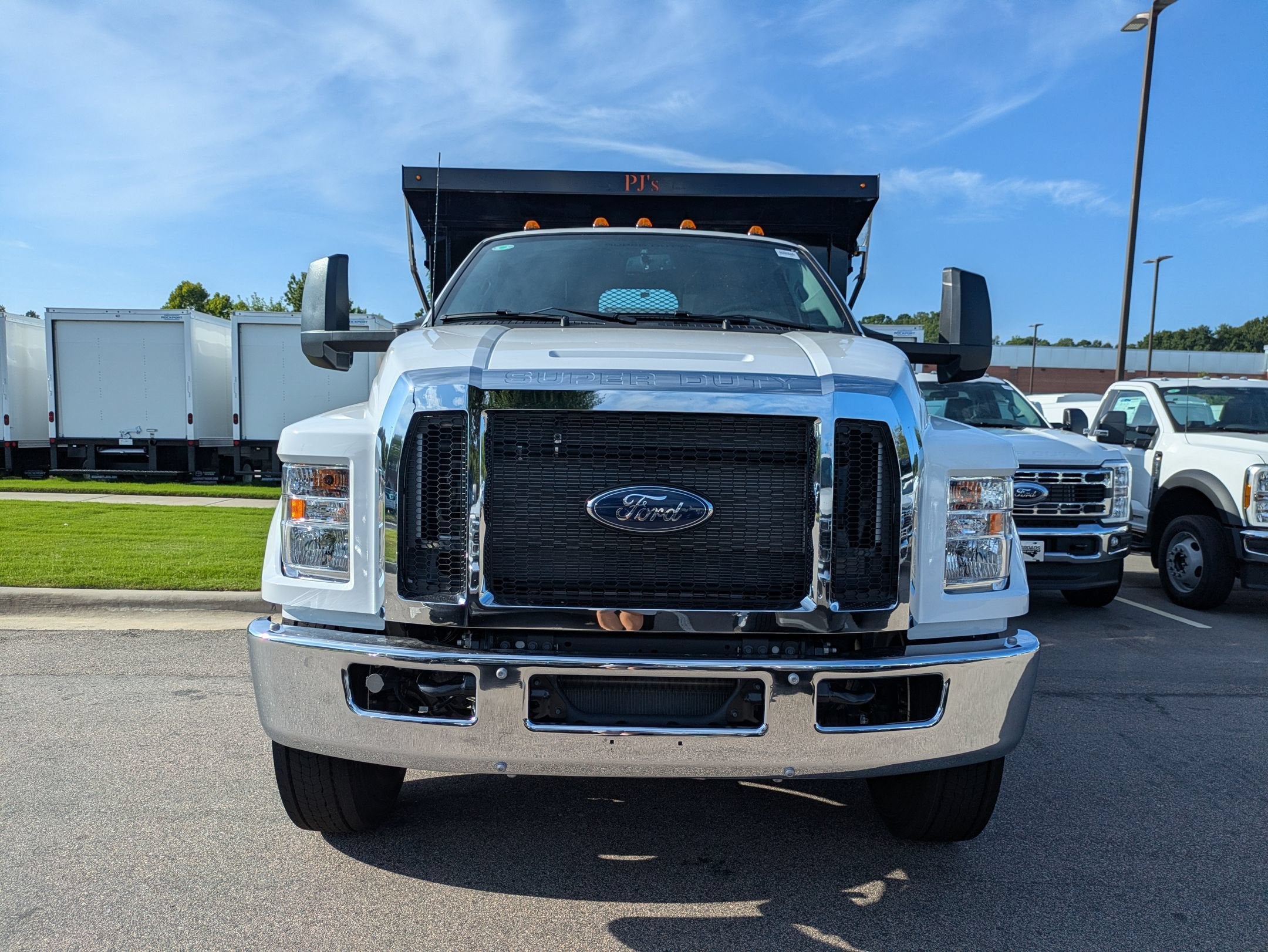 2027 Ford F-750SD Base