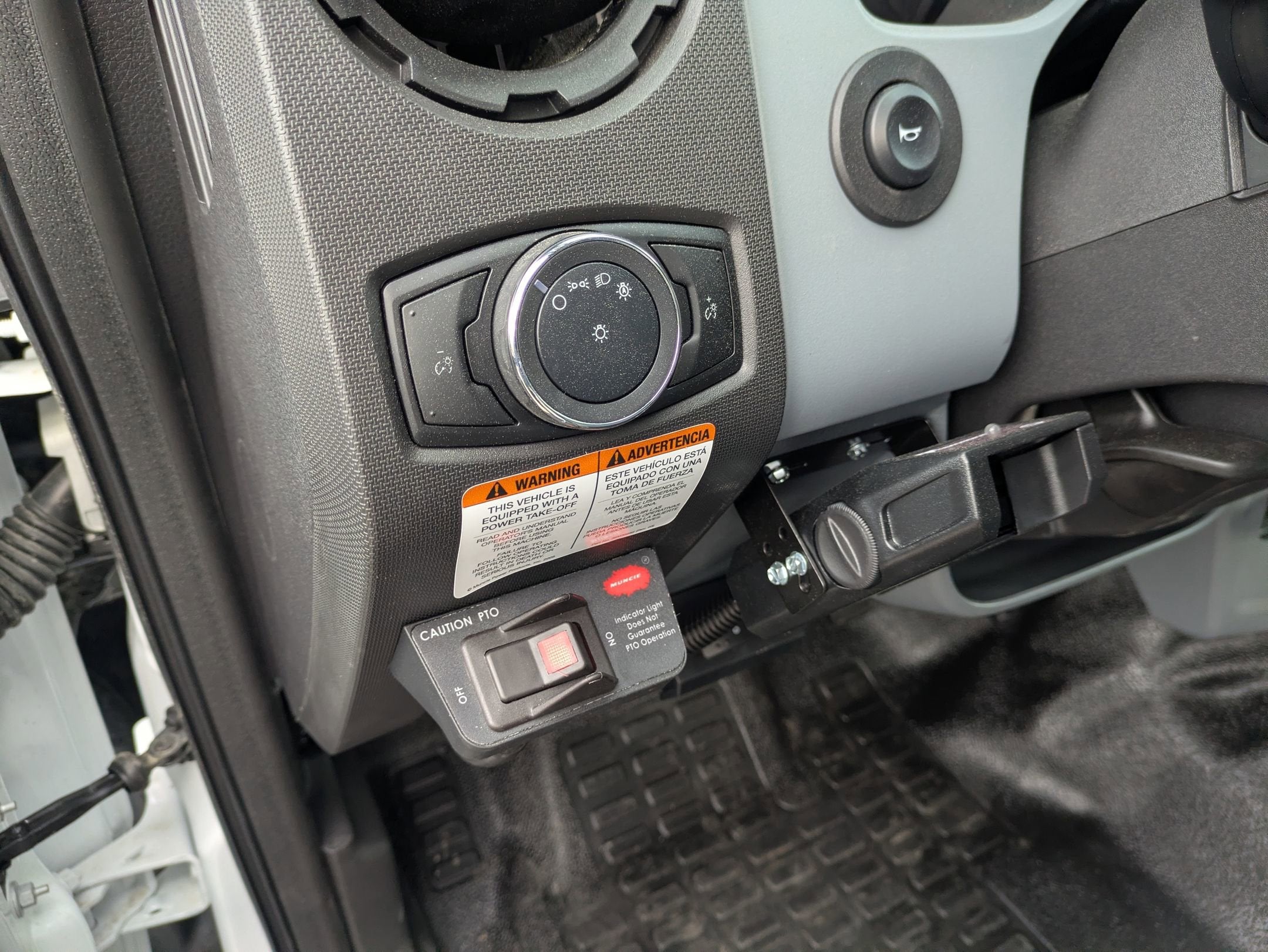 2027 Ford F-750SD Base