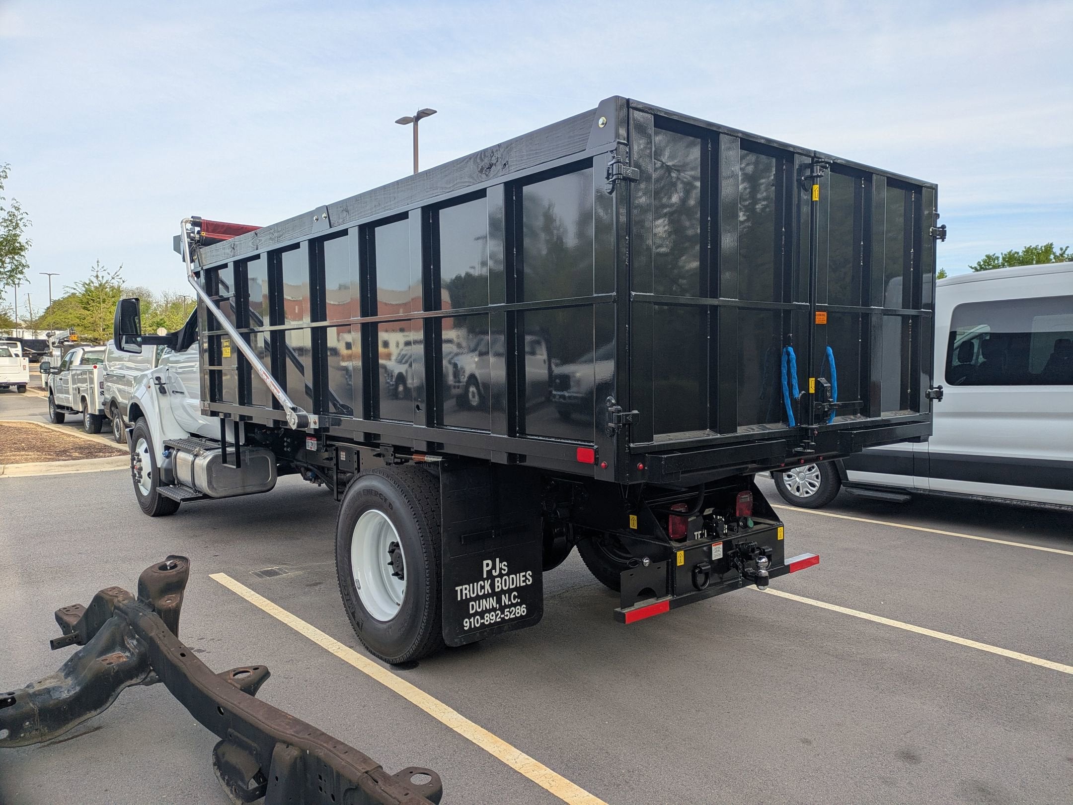 2027 Ford F-750SD Base