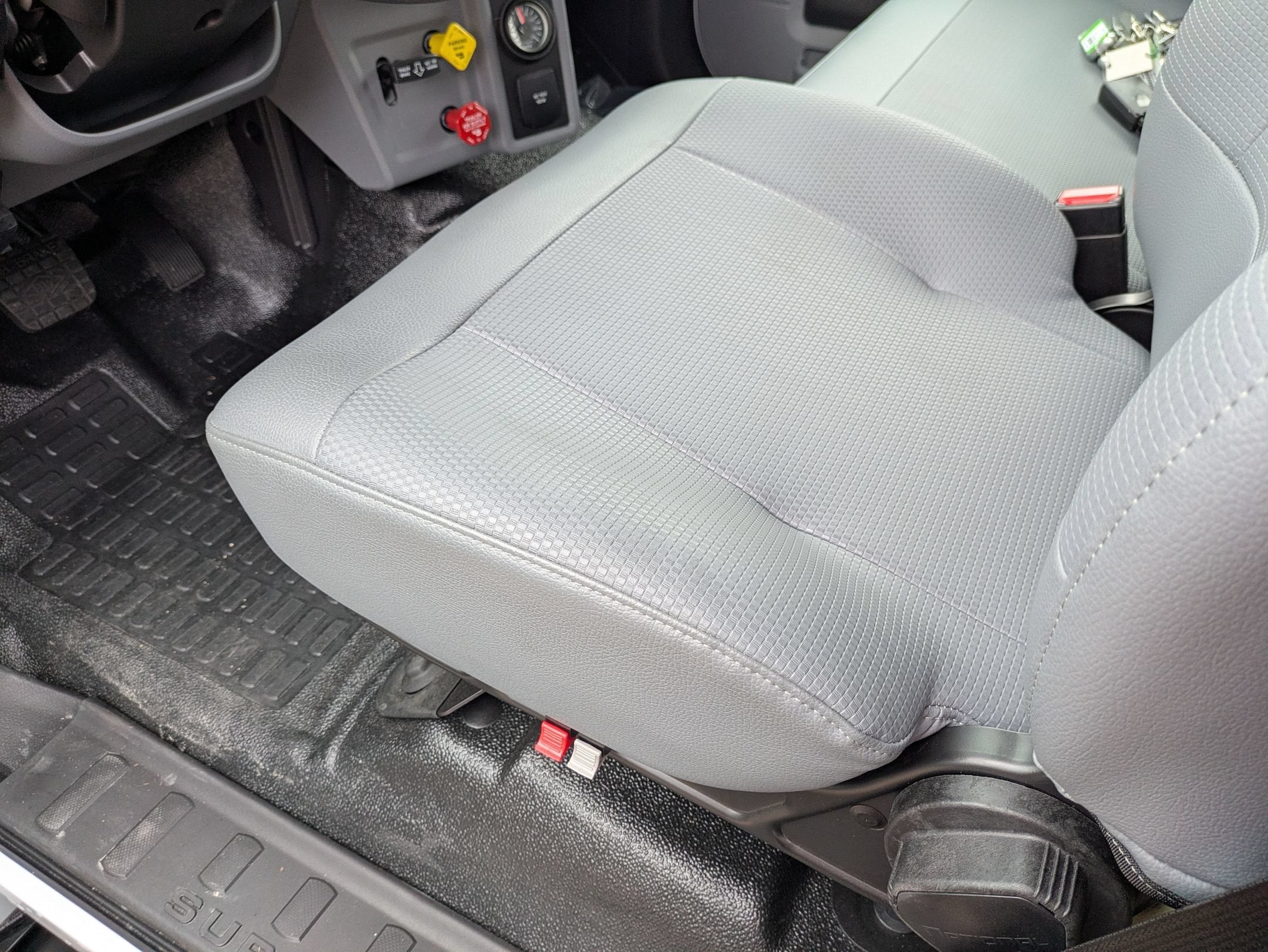 2027 Ford F-750SD Base