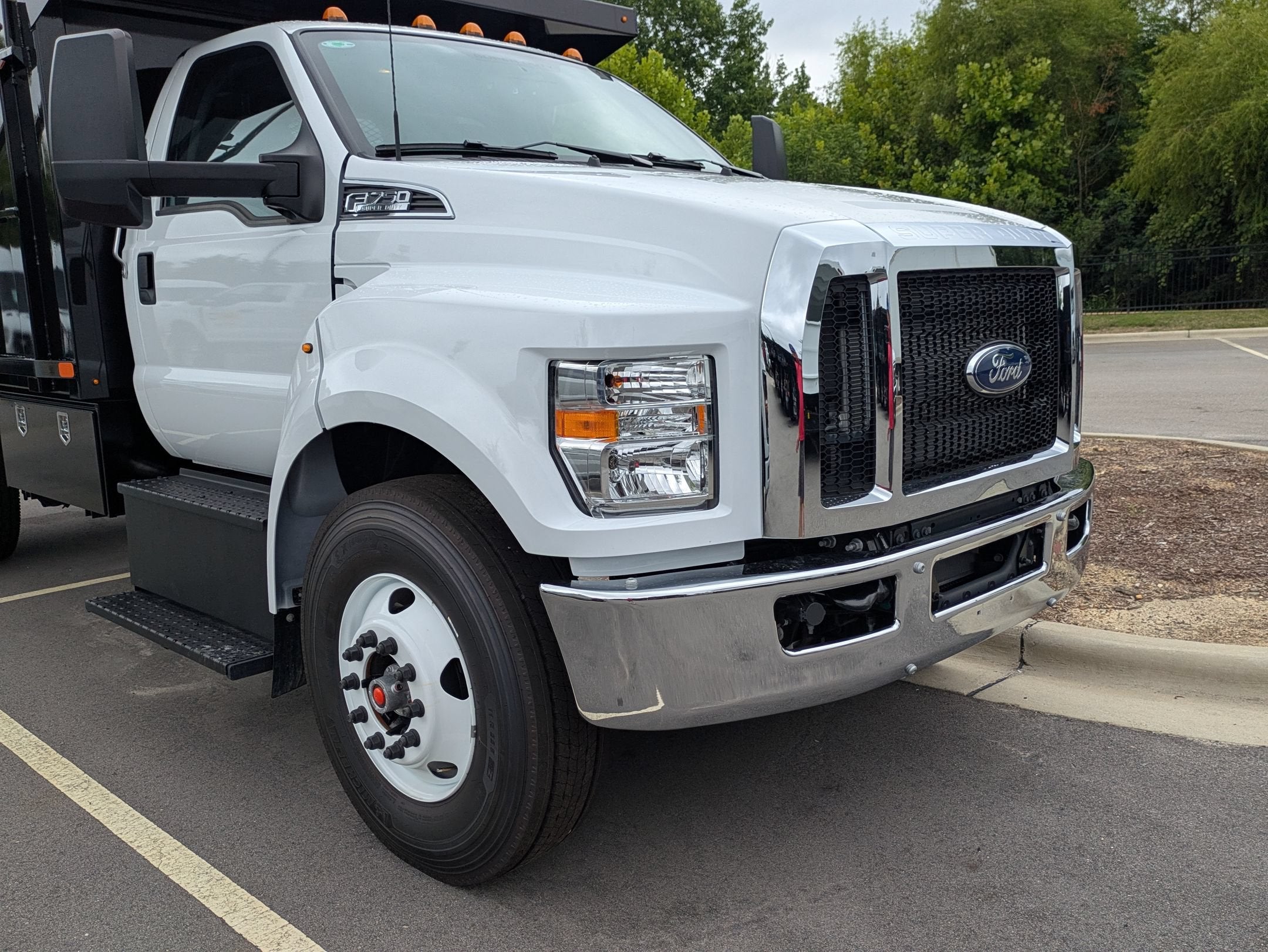 2027 Ford F-750SD Base