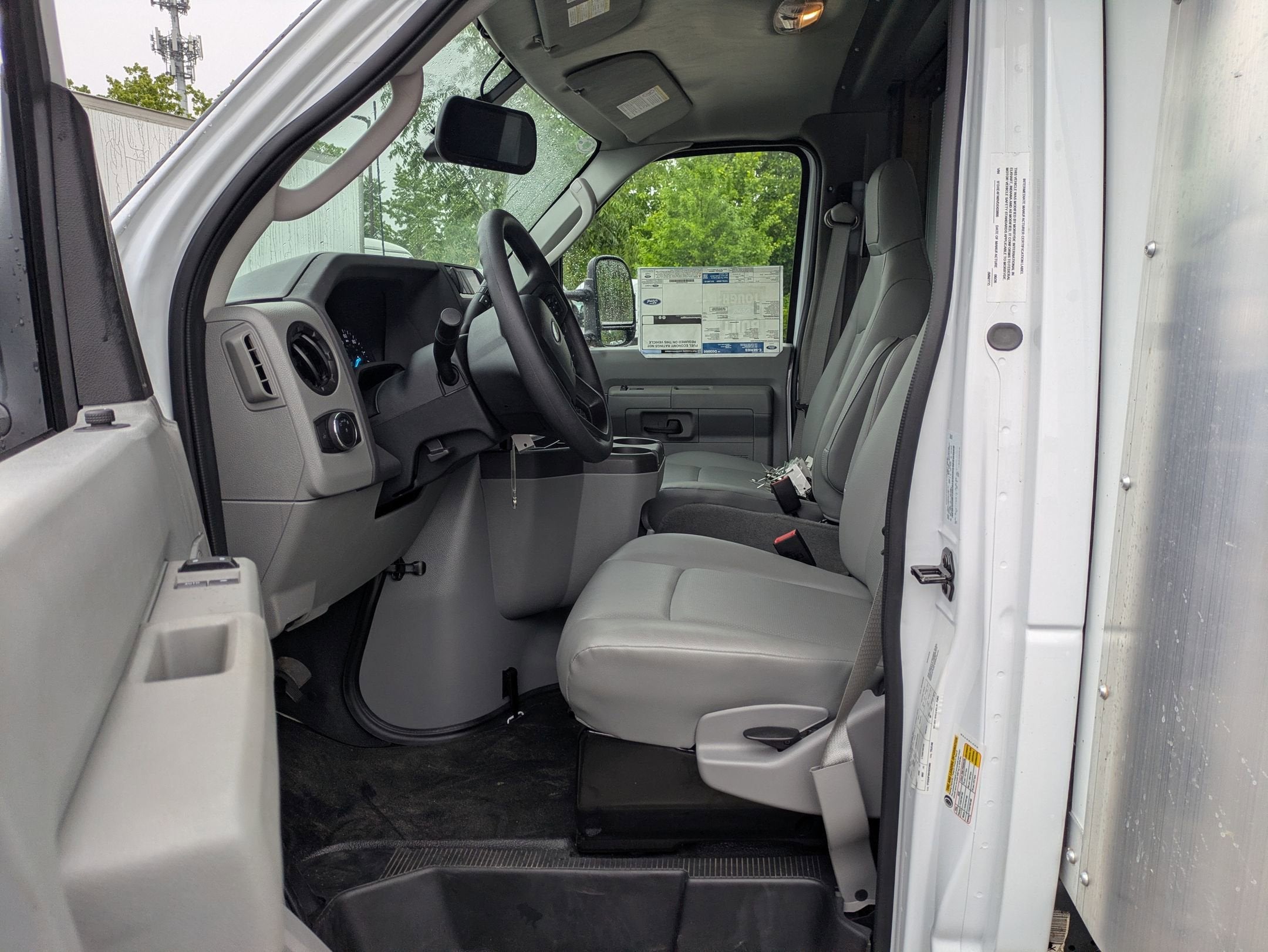 2027 Ford E-Series Cutaway Base