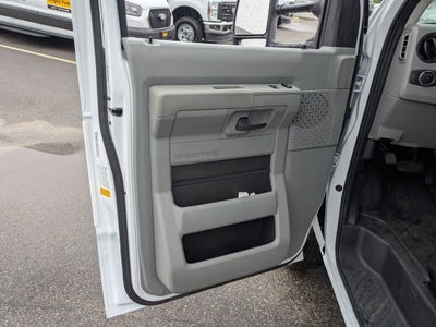 2027 Ford E-Series Cutaway Base