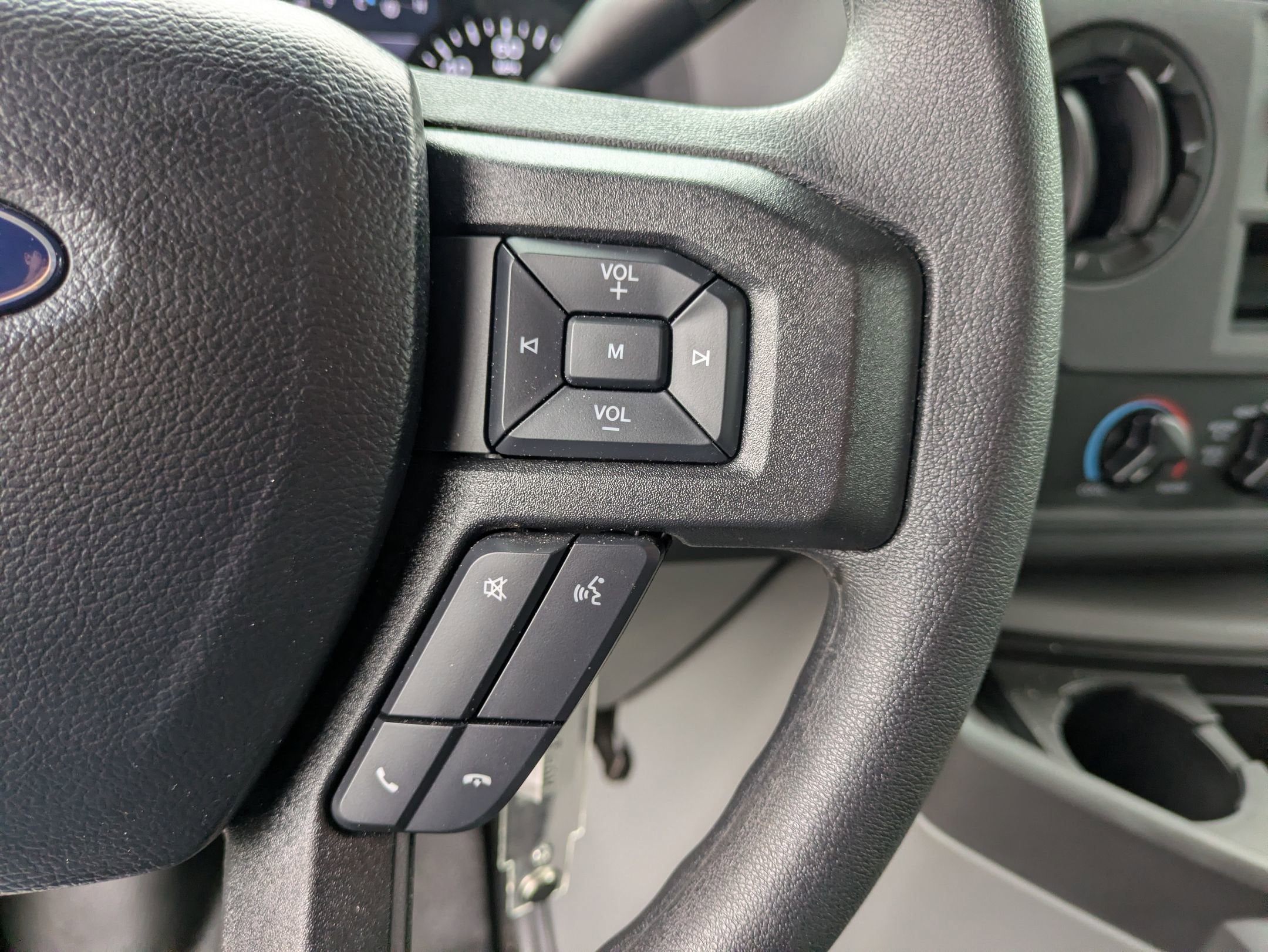 2027 Ford E-Series Cutaway Base
