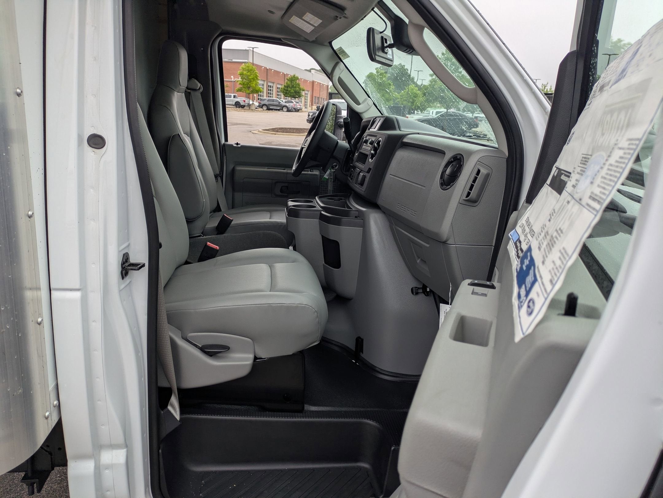 2027 Ford E-Series Cutaway Base