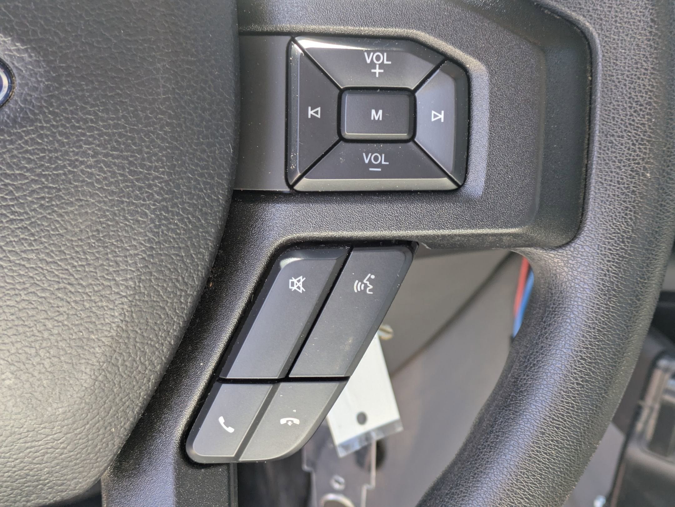 2024 Ford E-Series Cutaway Base