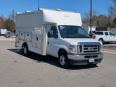 2024 Ford E-Series Cutaway Base