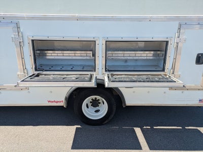 2024 Ford E-Series Cutaway Base