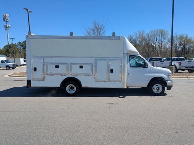 2024 Ford E-Series Cutaway Base