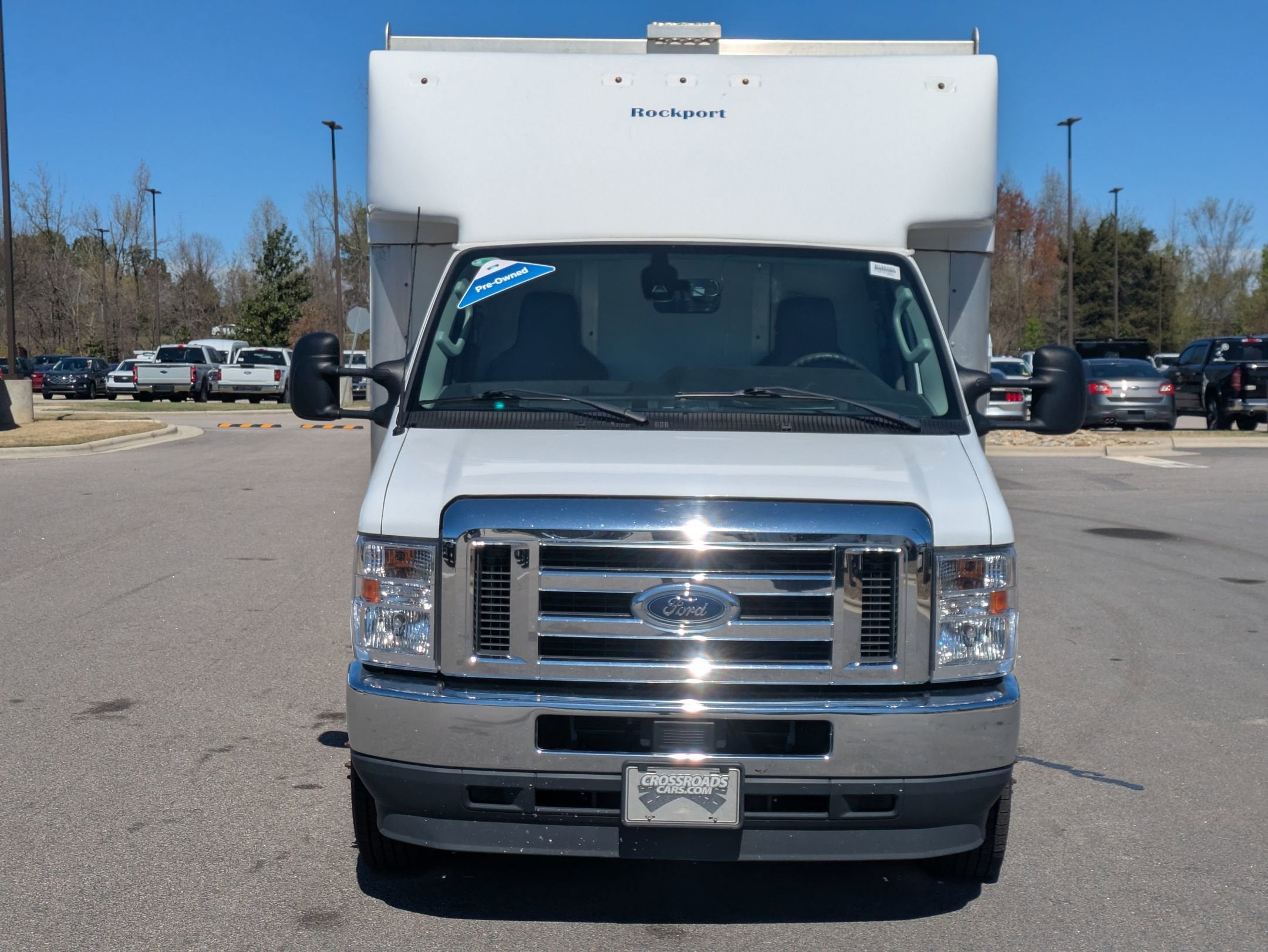 2024 Ford E-Series Cutaway Base