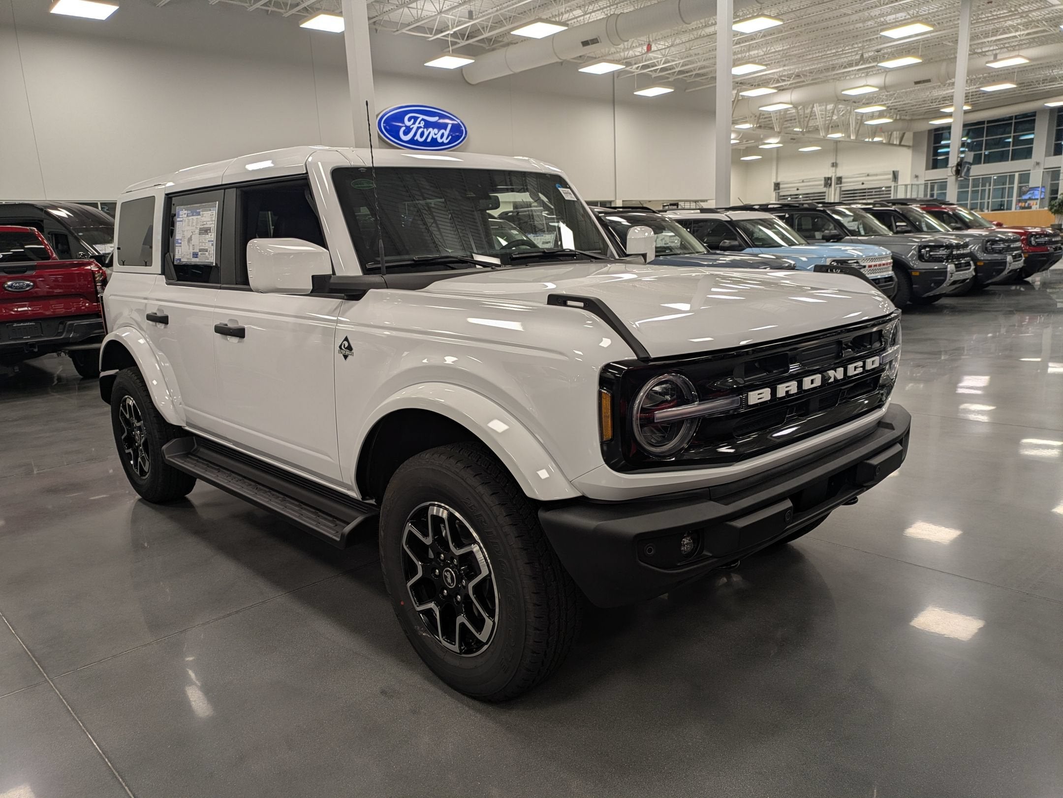 2026 Ford Bronco Outer Banks