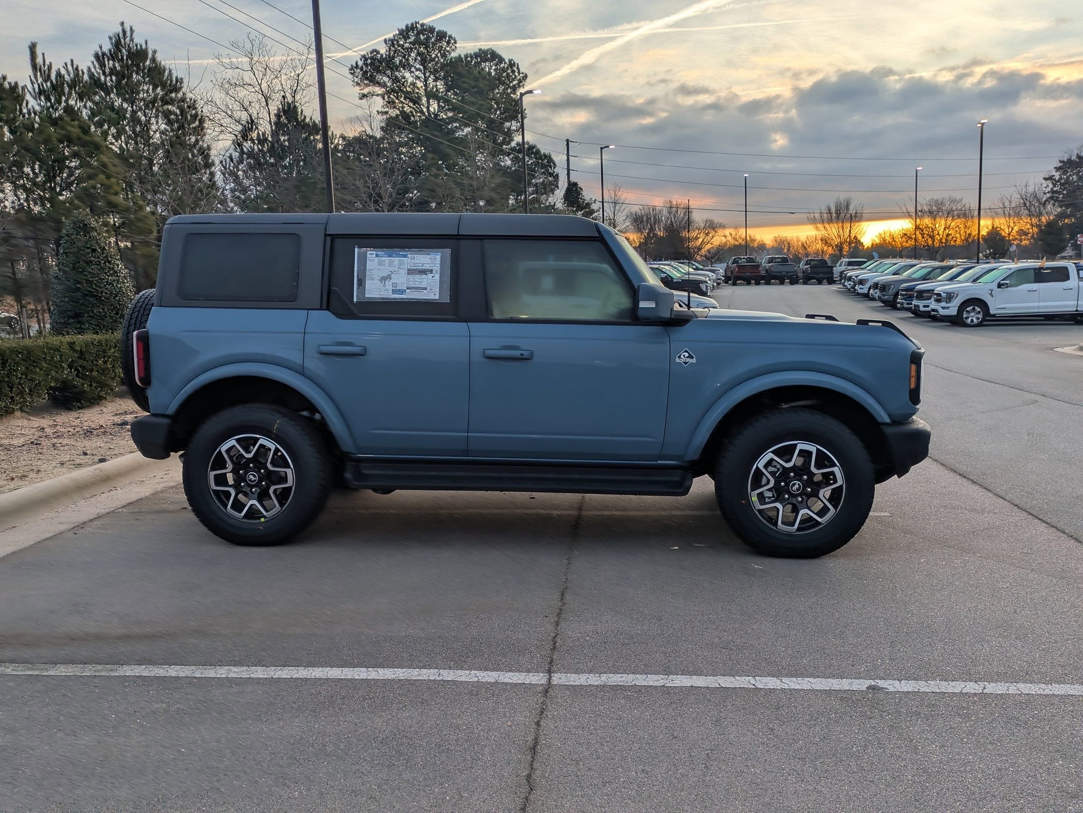 2025 Ford Bronco Outer Banks