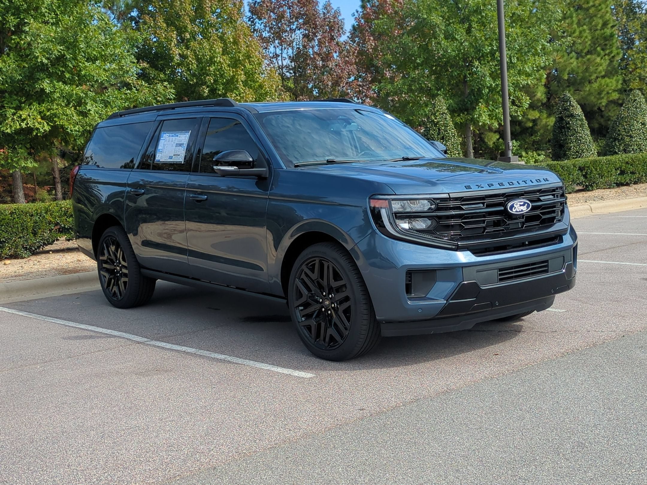 2027 Ford Expedition Max Platinum