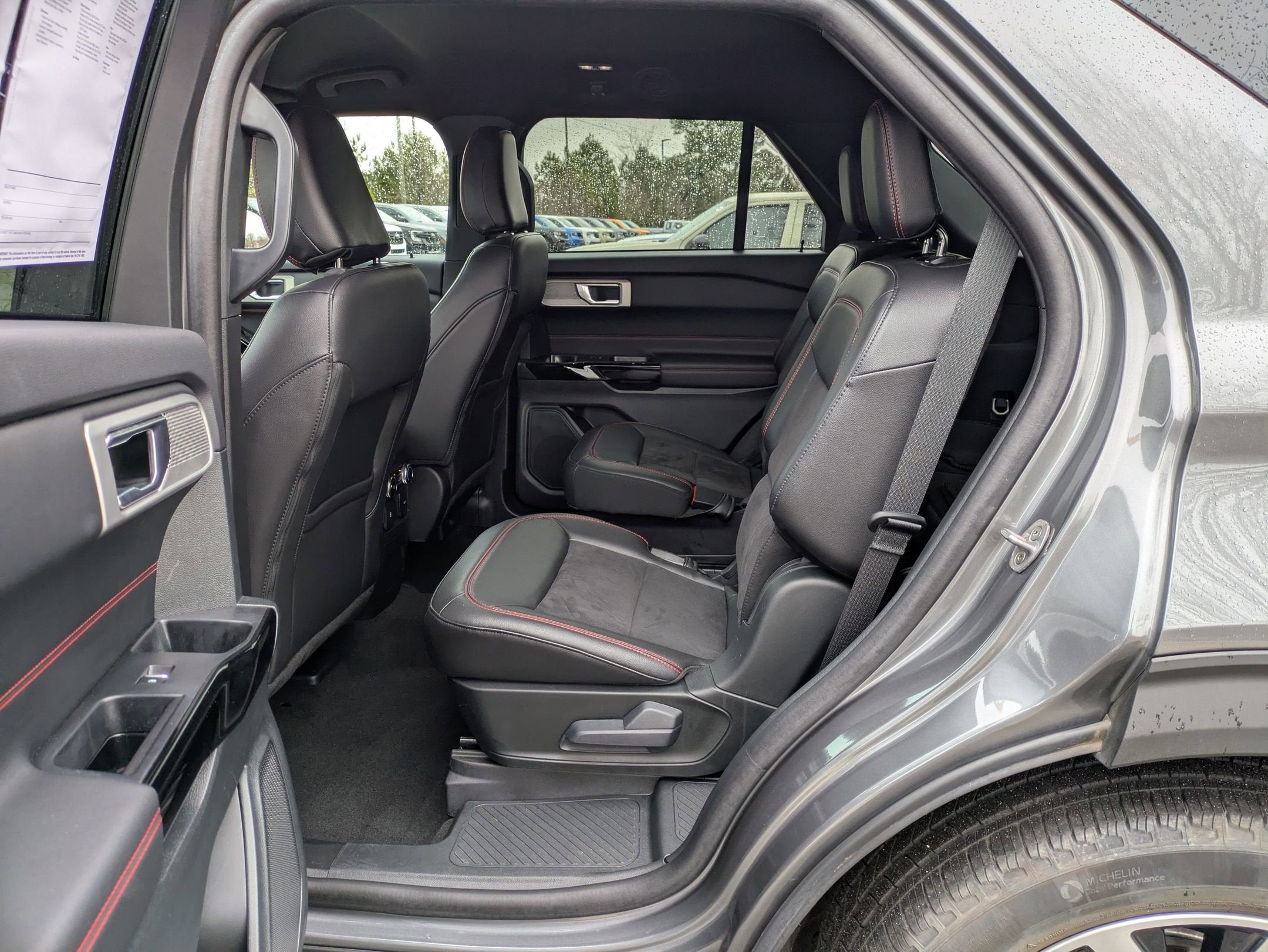 2024 Ford Explorer ST-Line