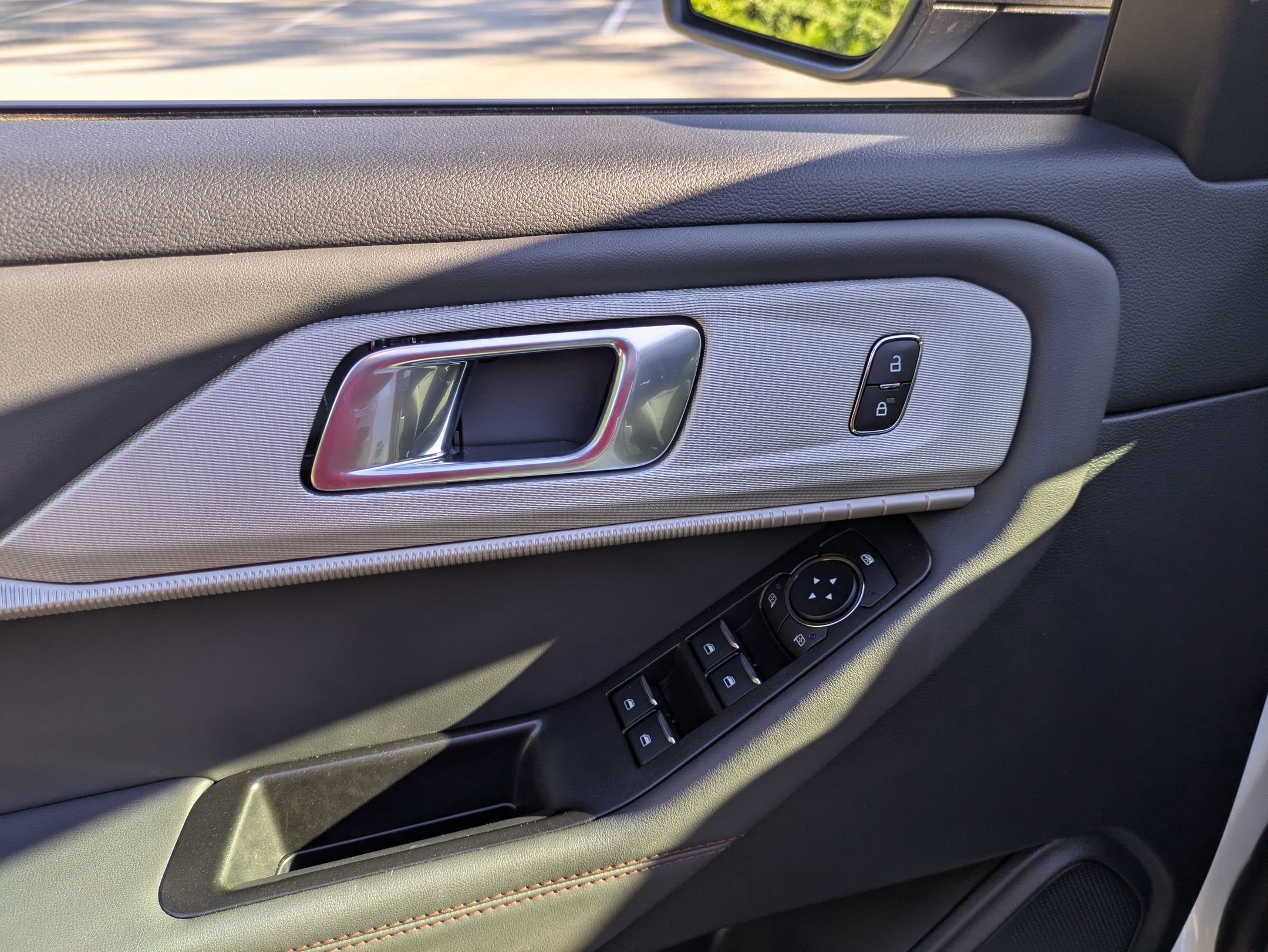 2026 Ford Explorer Active w/100A Pkg - Crossroads Courtesy Demo