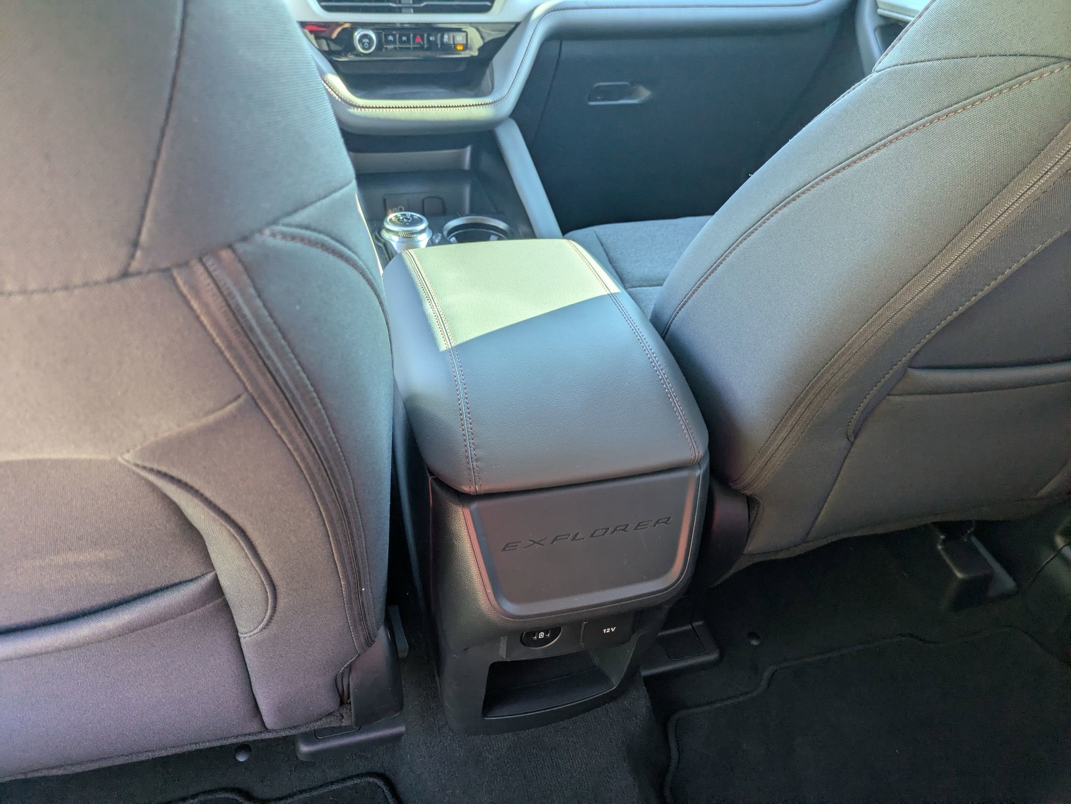 2026 Ford Explorer Active w/100A Pkg - Crossroads Courtesy Demo