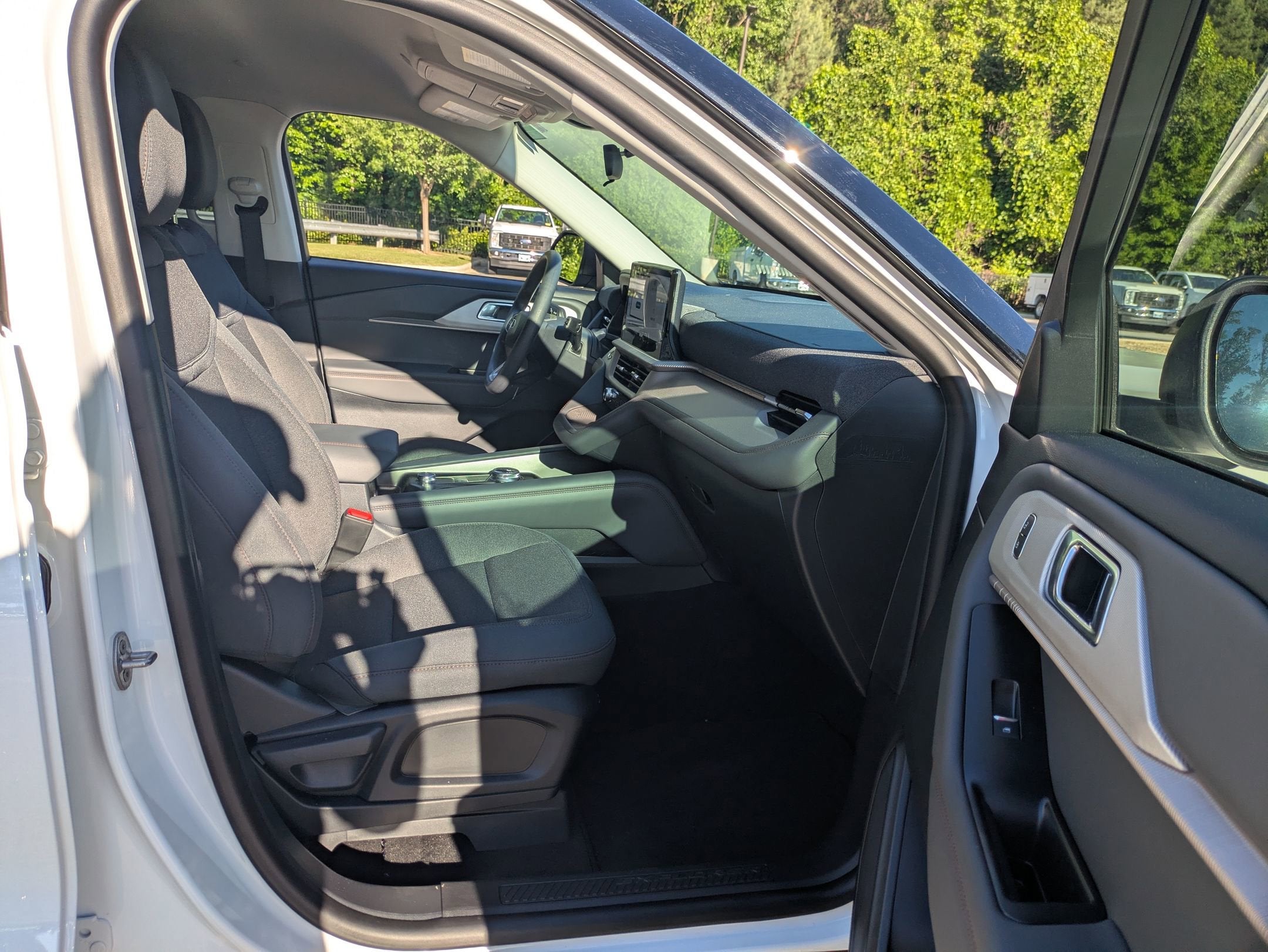 2026 Ford Explorer Active w/100A Pkg - Crossroads Courtesy Demo