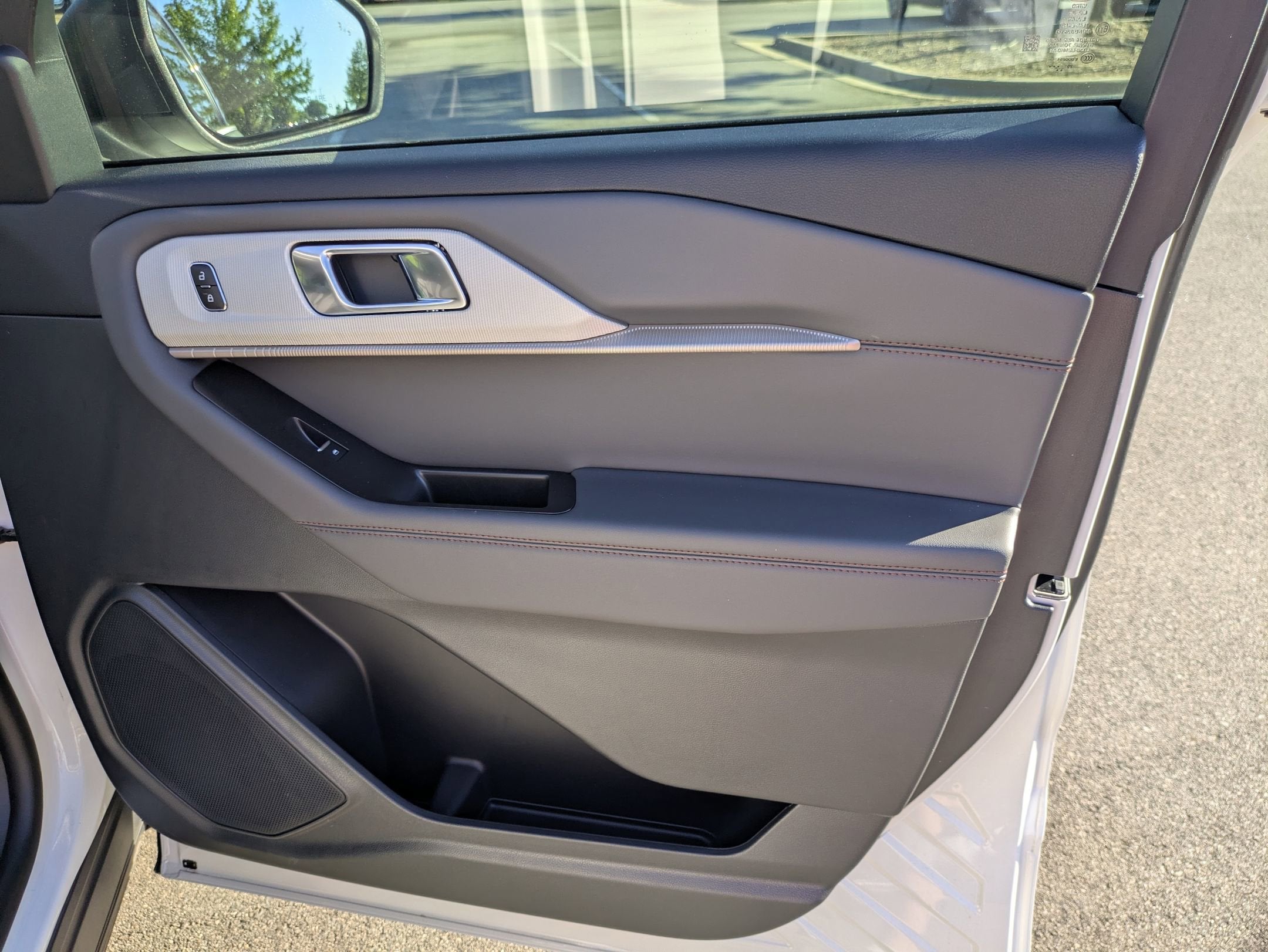 2026 Ford Explorer Active w/100A Pkg - Crossroads Courtesy Demo