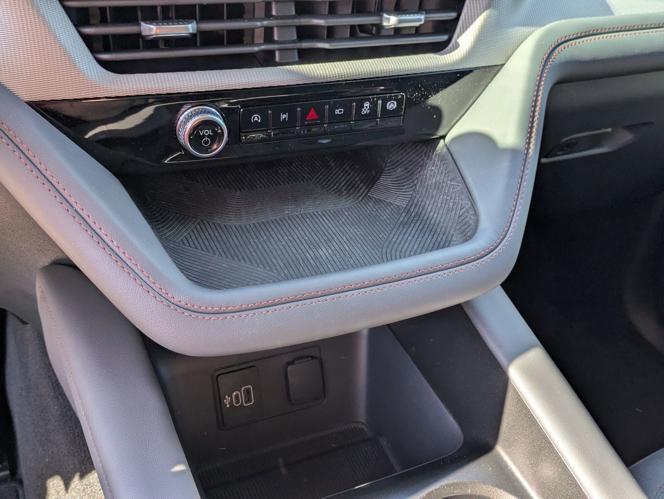 2026 Ford Explorer Active - Crossroads Courtesy Demo